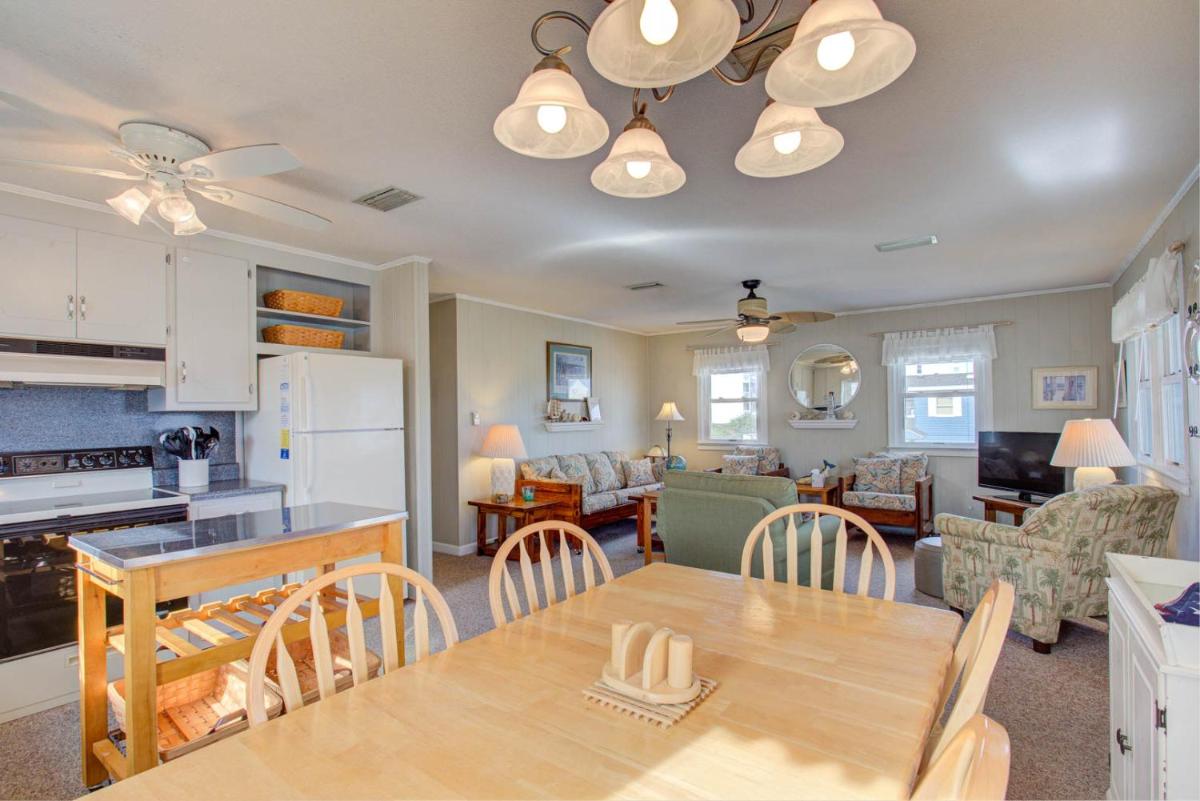 5200 Seaside 5 Min Walk to Beach view 2