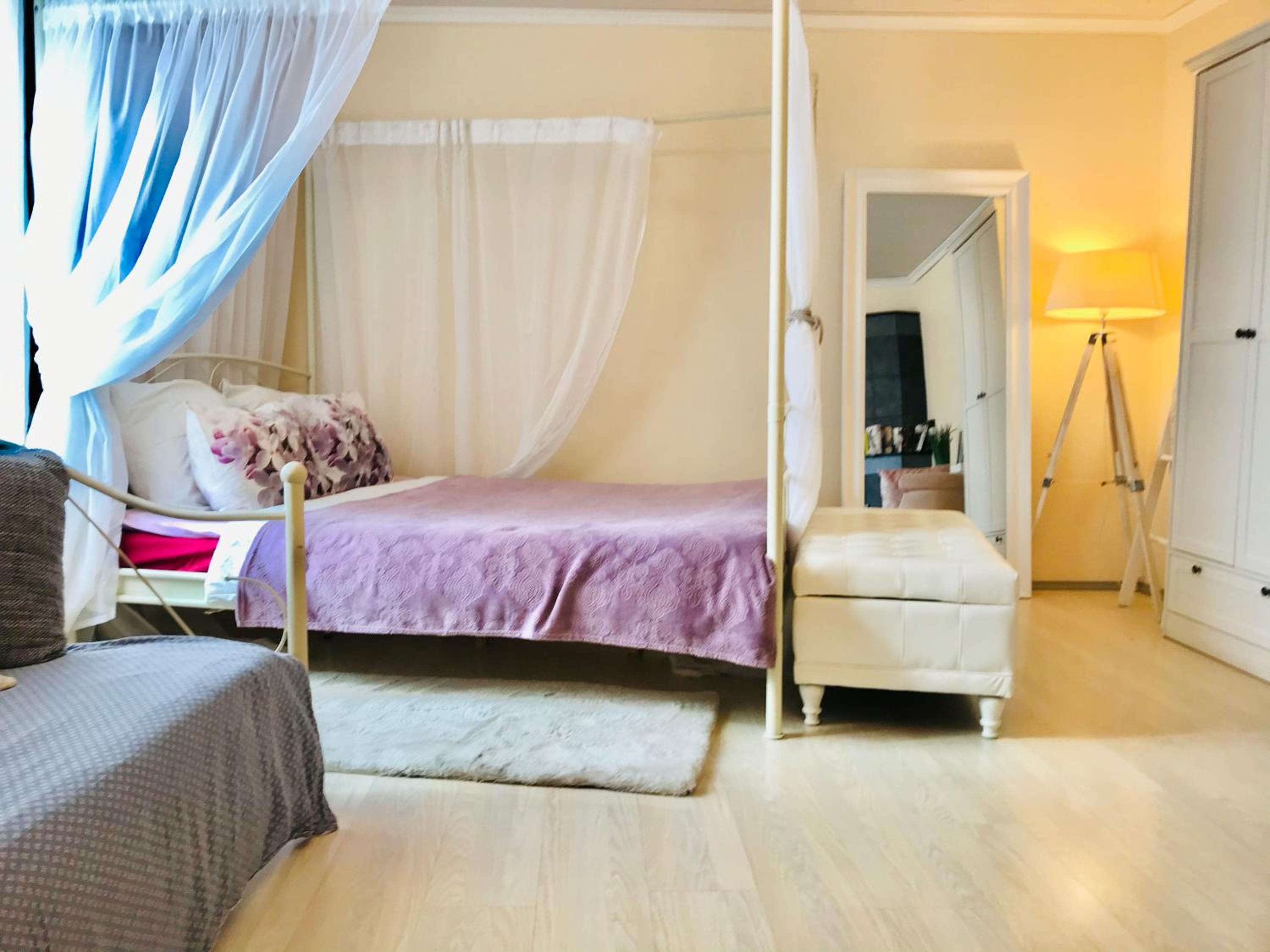 Cozy city studio apartment free parking