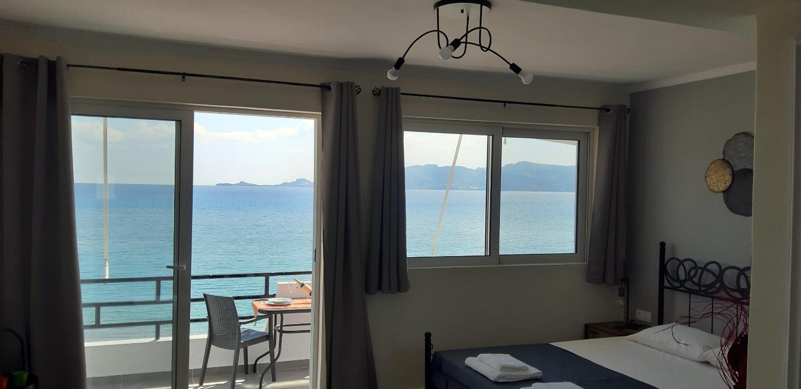 Budget Studios Haraki view 3