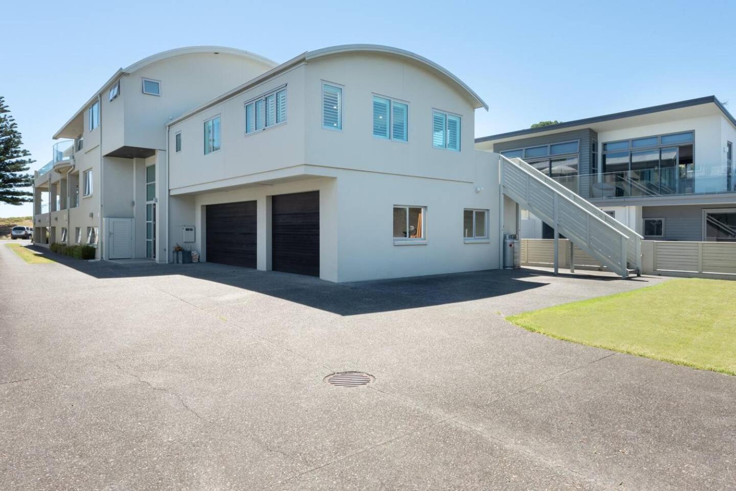 Modern Marine Parade Apartment view 3