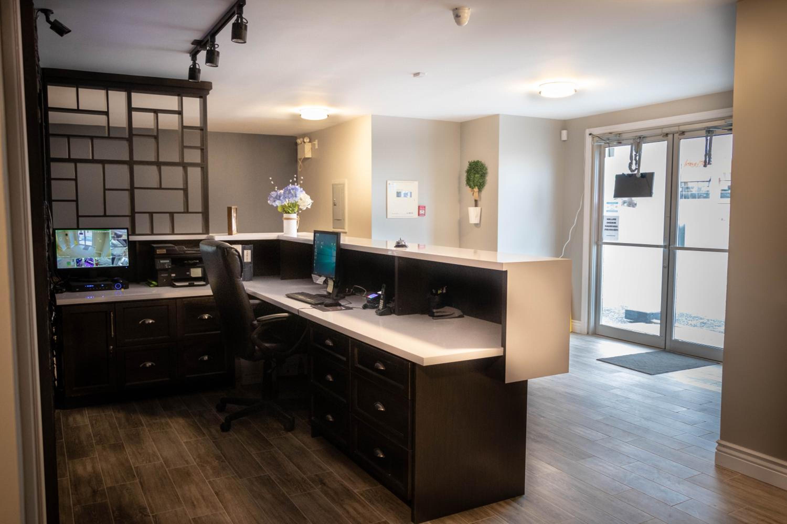 Newfound Inn & Suites