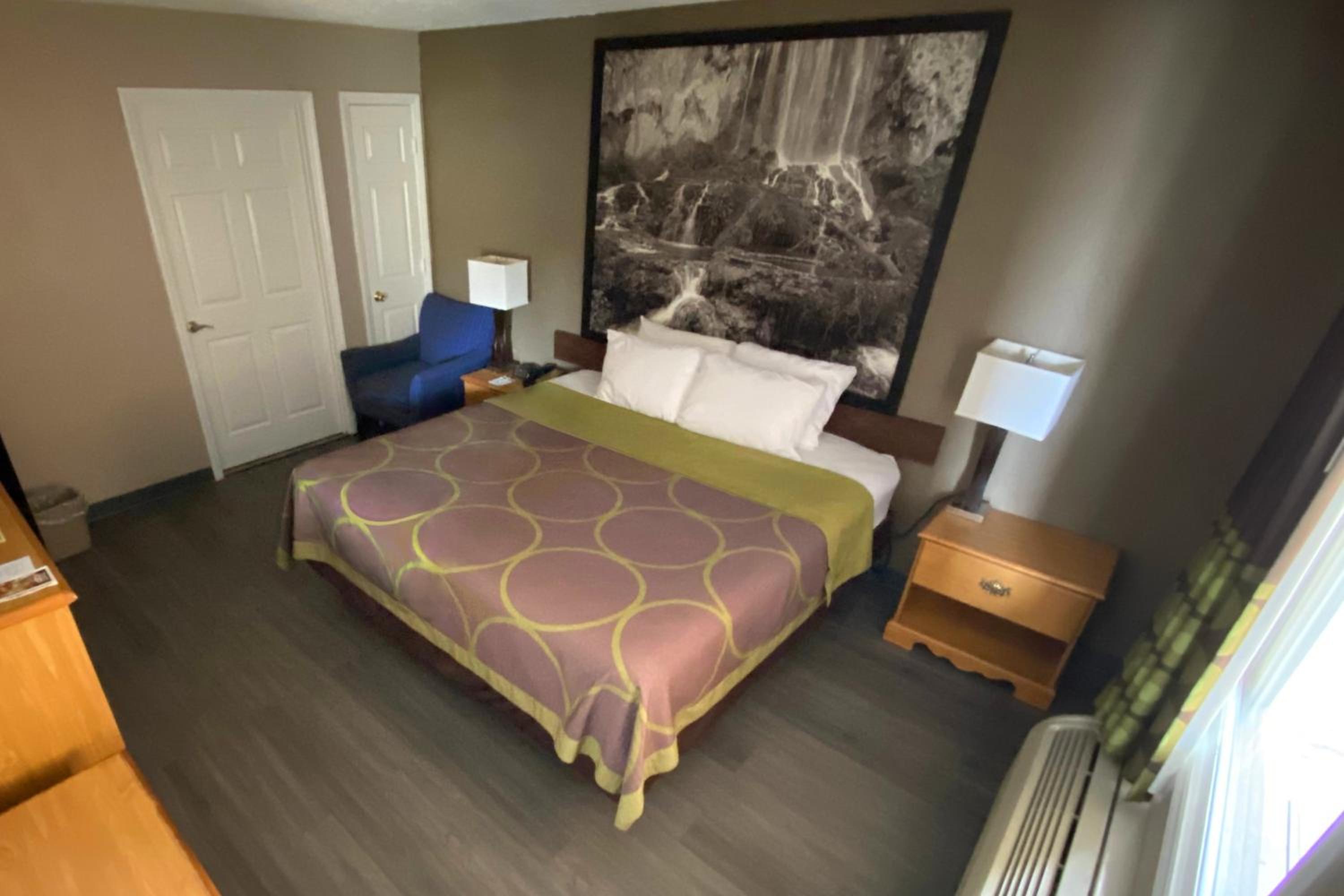 Super 8 by Wyndham Fort Chiswell Wytheville Area - Property Image 32