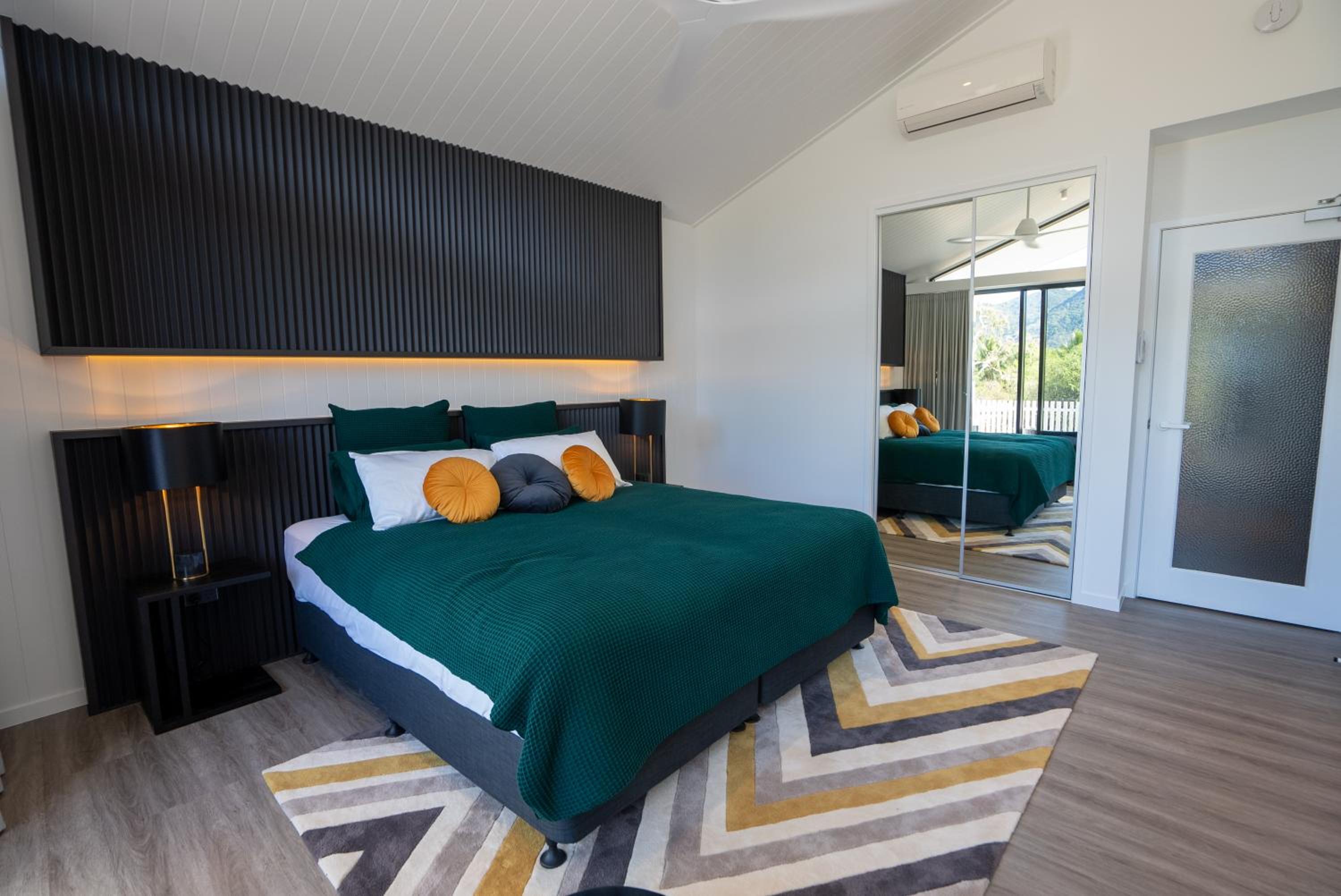 Dacha on Maggie No#1 OPULENT AND LUXURIOUS