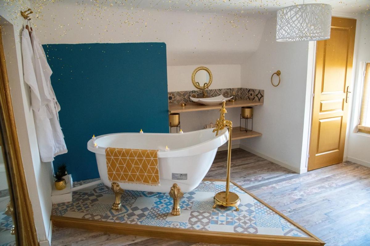 Calais Vacations - Aux 3 Nuances Suites Privatives  Spa - Property Image 8