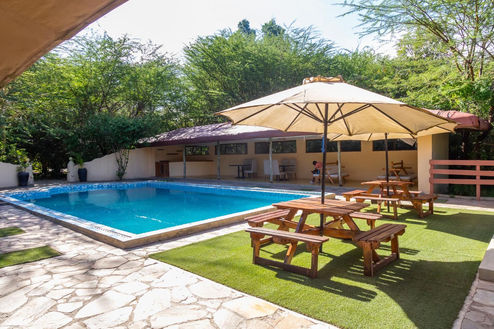 PrideInn Mara Camp & Cottages