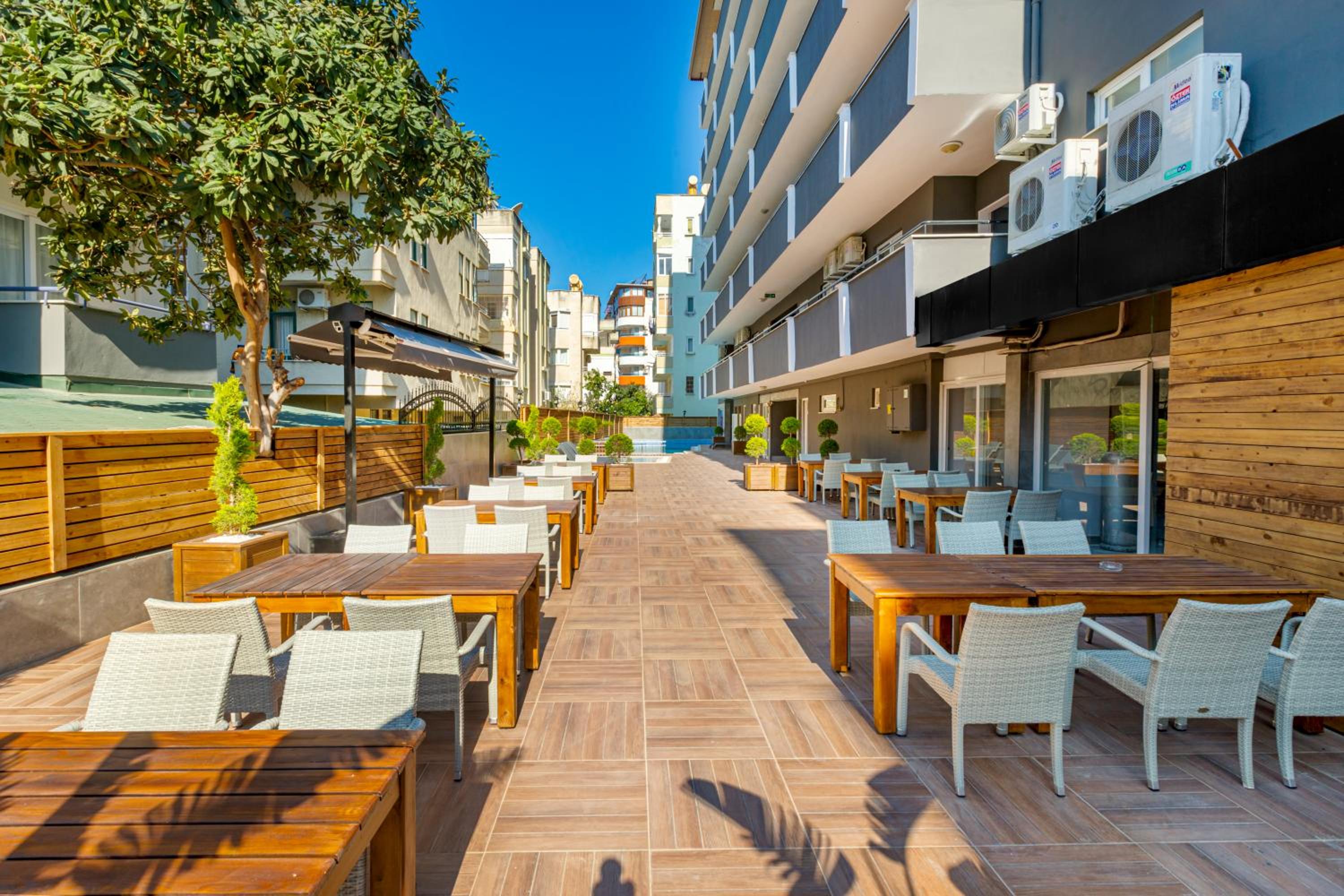 Royalisa City Apart Hotel - Image 13