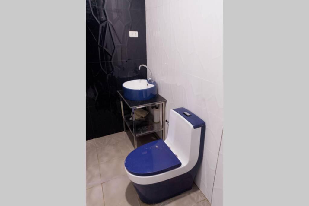 B2 - Spacious 3BR House with Netflix, Fiber Wifi, Parking, Balcony view 4