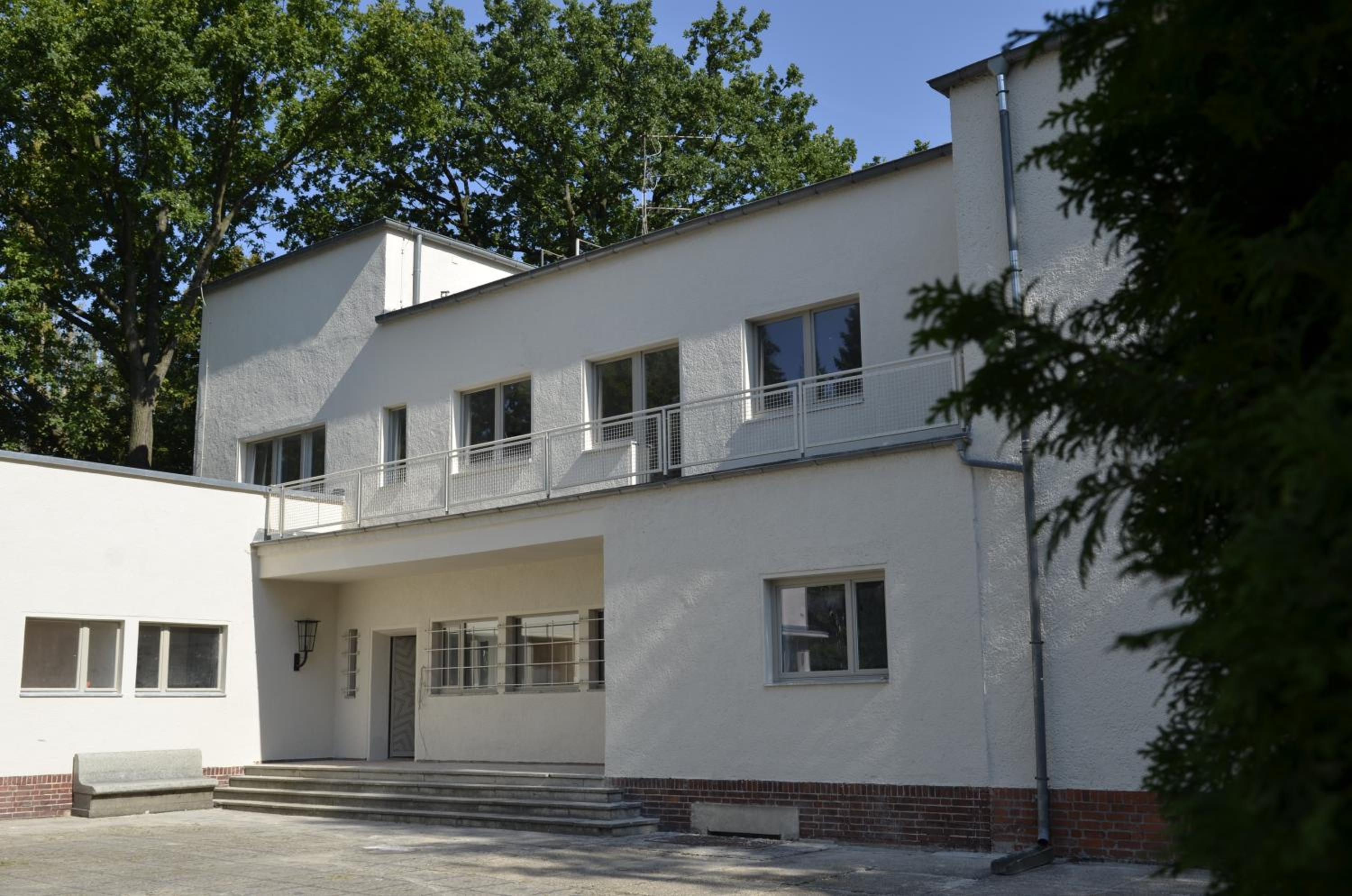 Photo 8