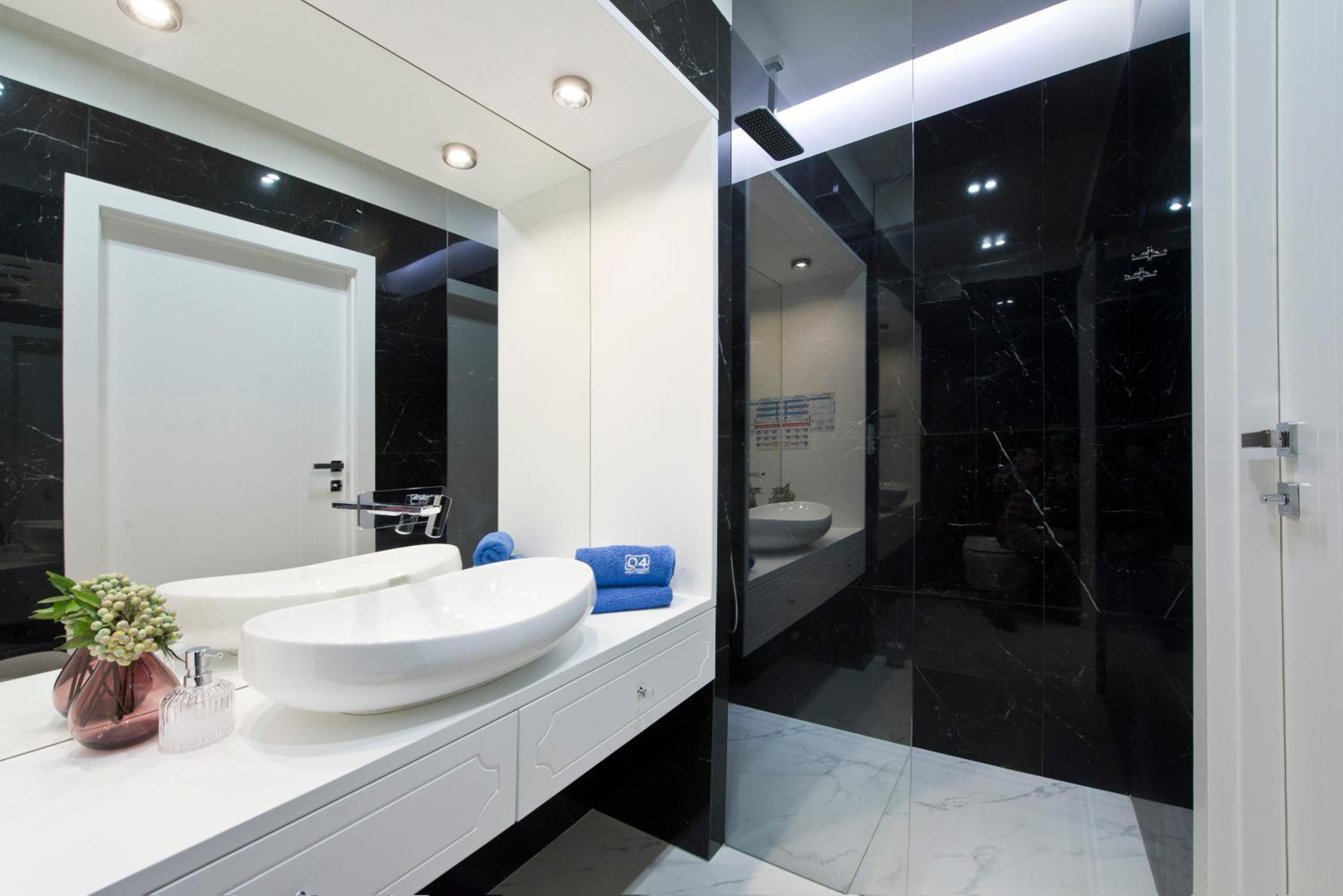 AURA Gdansk by Q4Apartments view 5