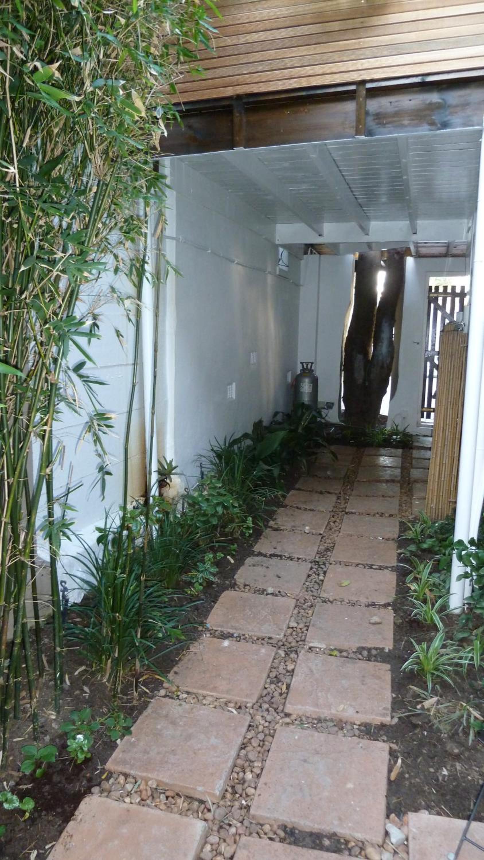4 on Highworth Apartments and Studios