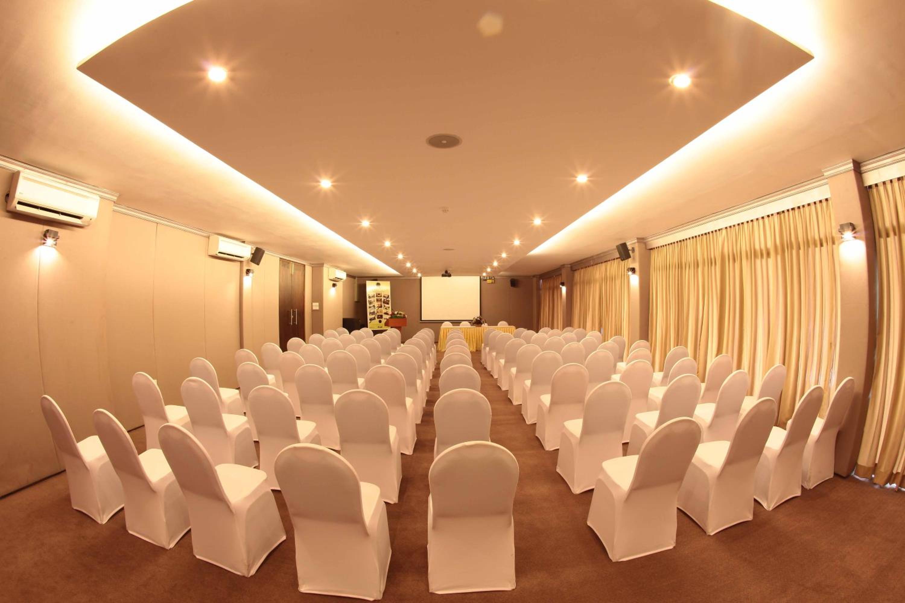 Grand Udawalawe Safari Resort