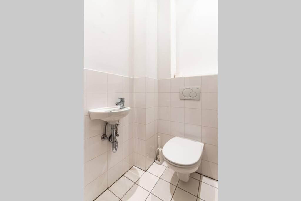 Spacious 3-room apt. 15 min to the city center