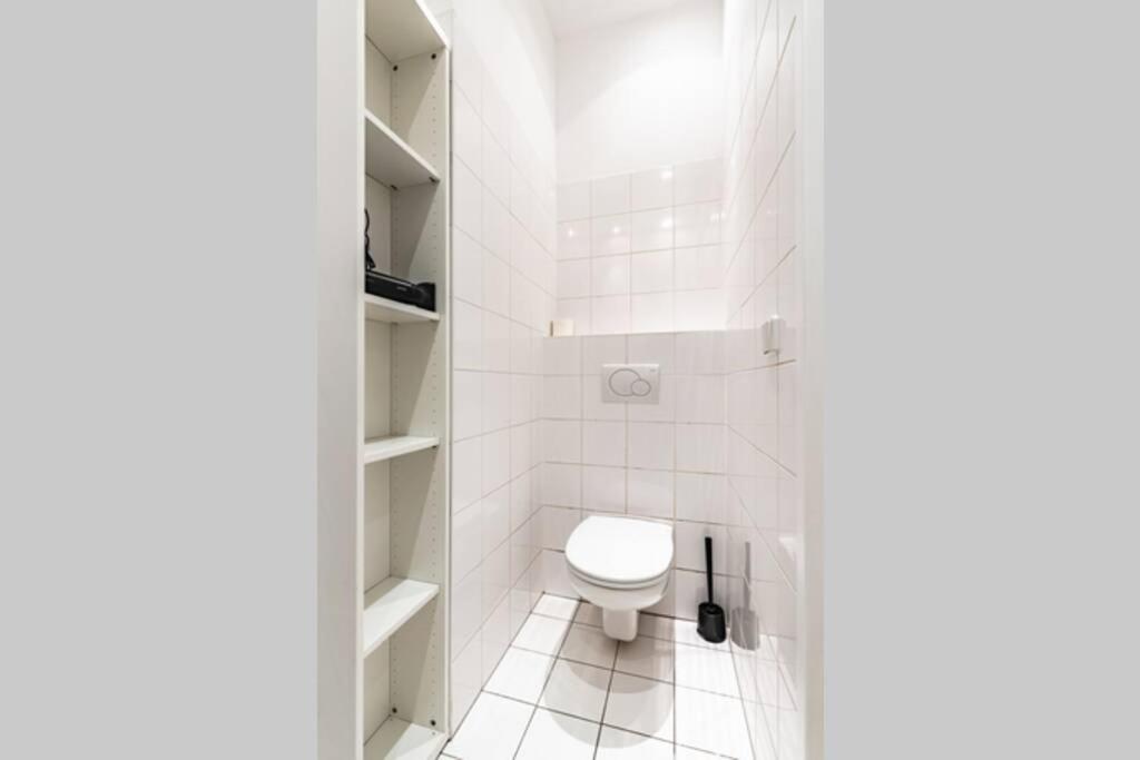 Spacious 3-room apt. 15 min to the city center