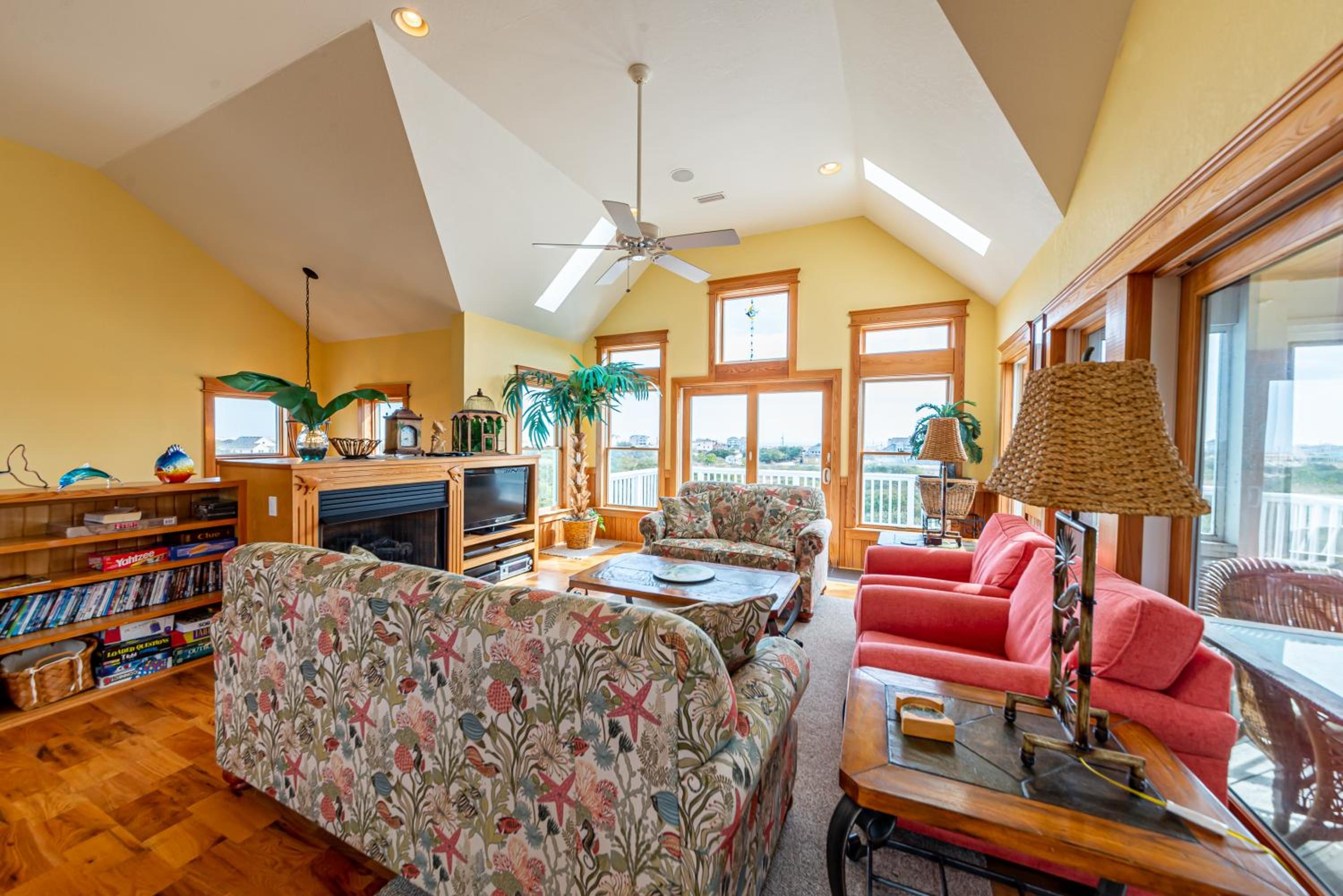 Luv Shack - 4x4 Carova Beach, Ocean View, Secluded, Fireplace, Hot Tub, Pets OK