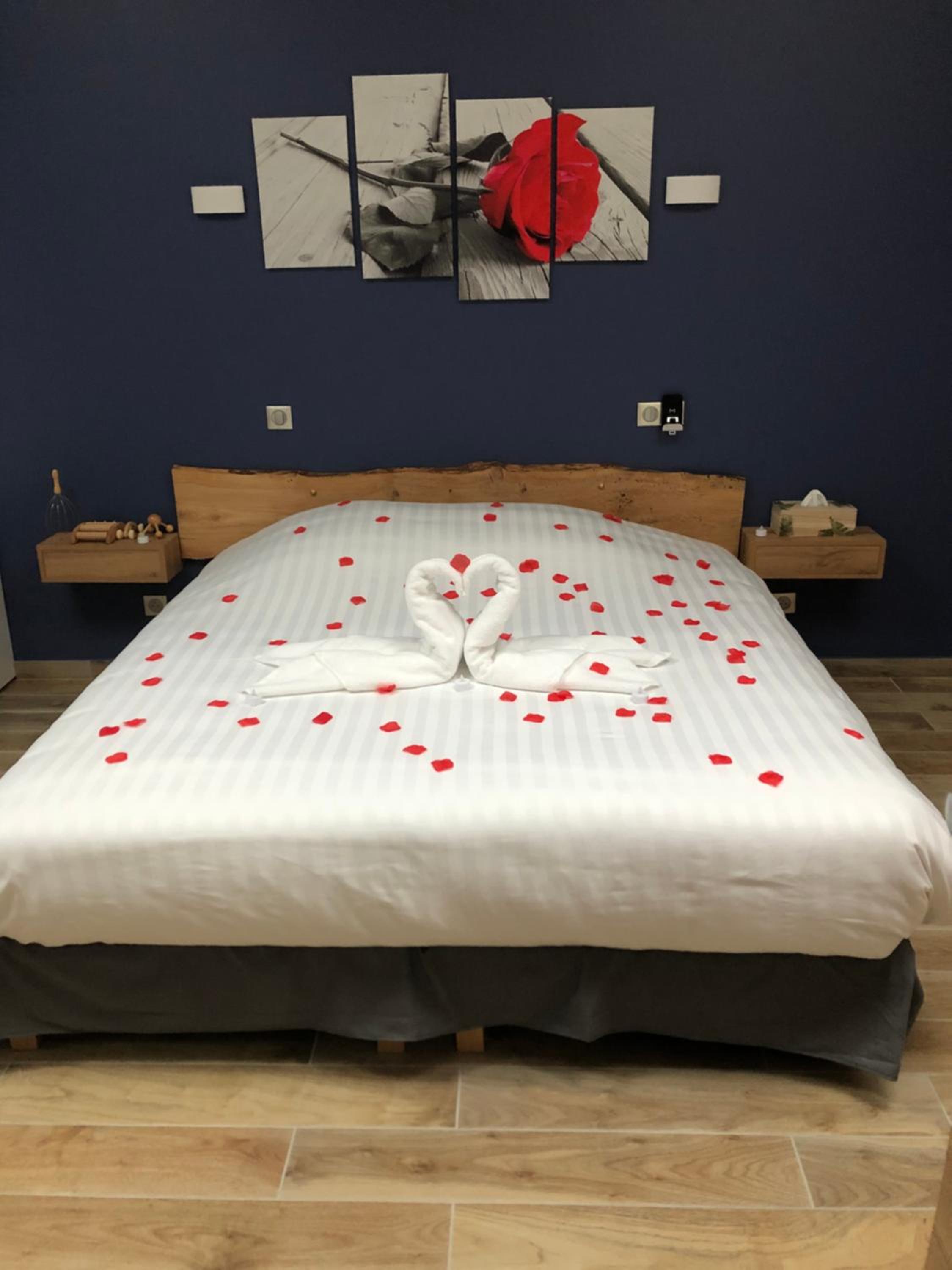L EDEN et sa love room avec balnéothérapie view 2