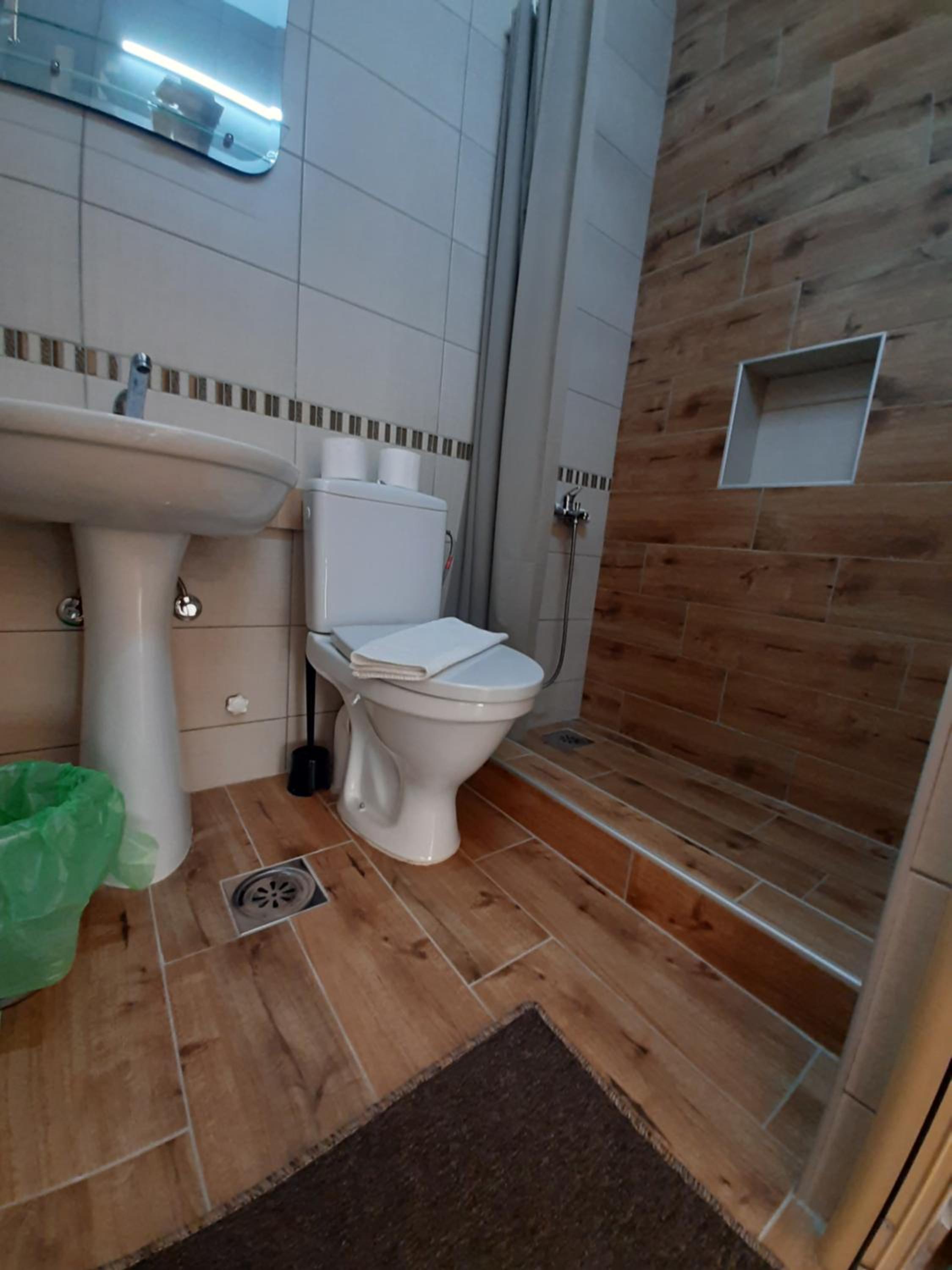 Photo 9