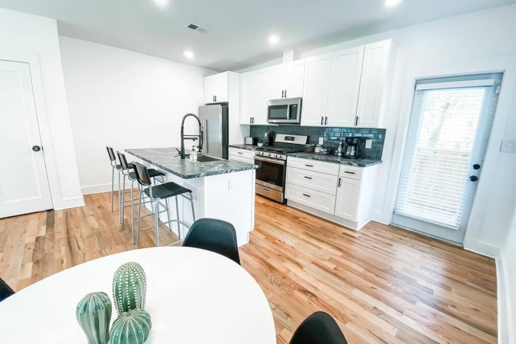 All New! King Bed! 3 Miles to Downtown! view 5