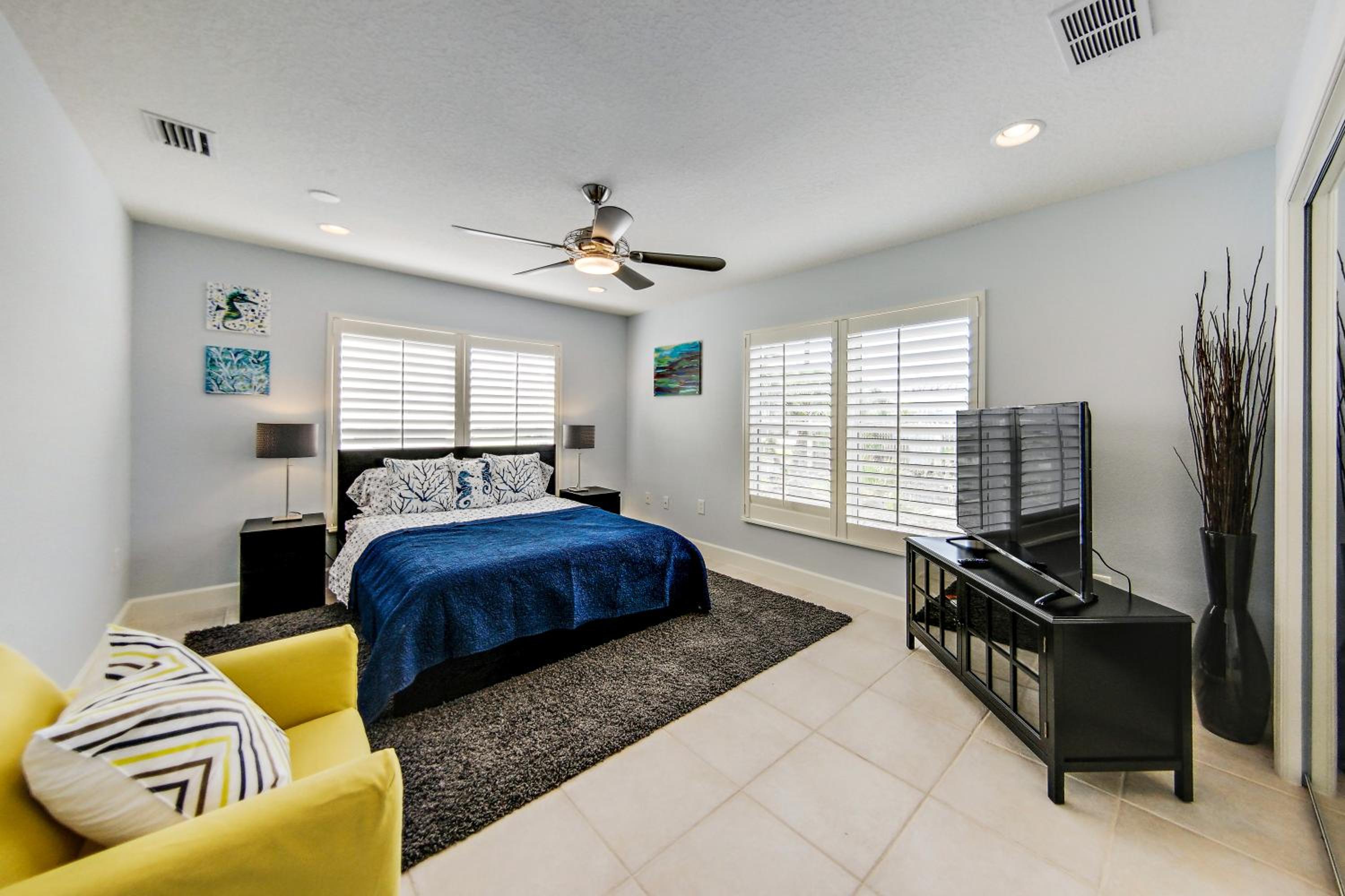 Oasis by the Sea Beach Front Community - Luxurious Pool Spa Home with Waterfall - Sleeps 10 - Come view 5