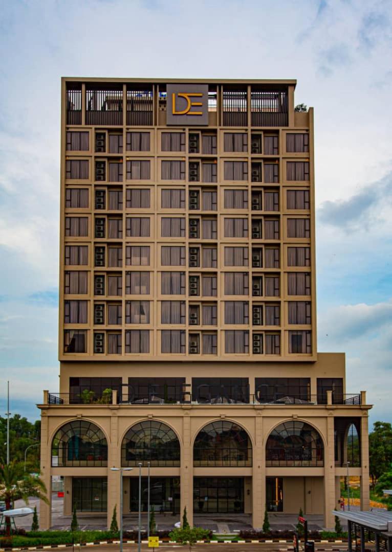 Hotel D ELEGANCE GRAND BANDAR SERI ALAM - Image 1