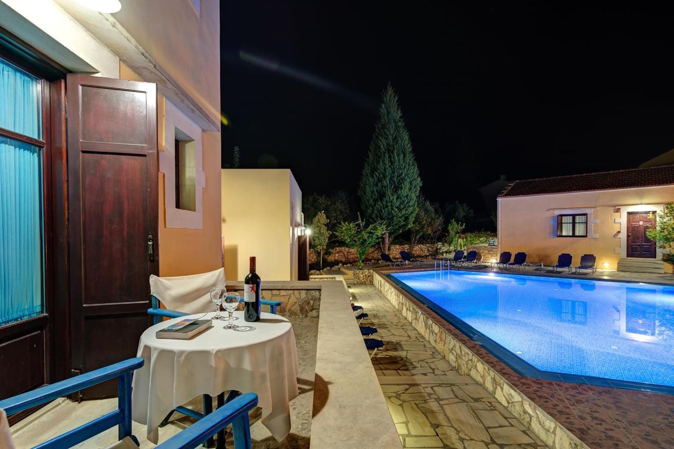 Heliopetra studios, small village close to beaches
