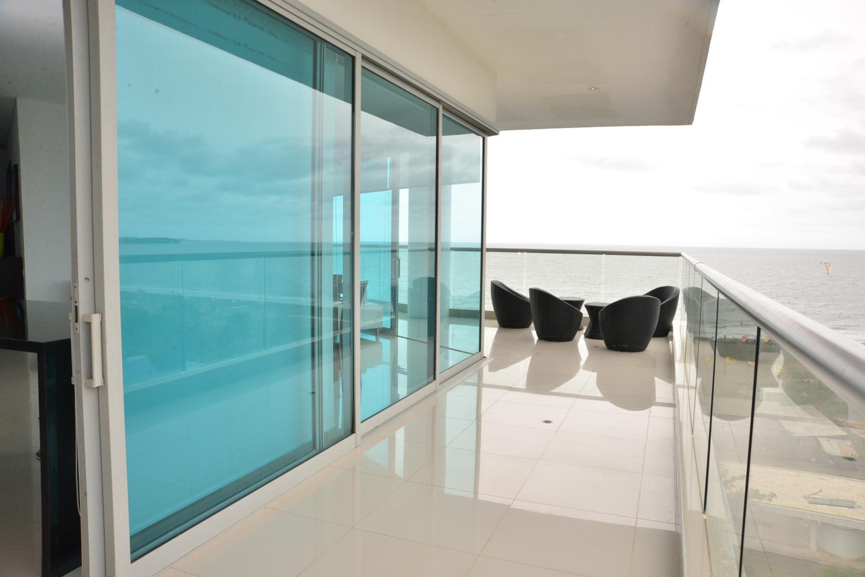 Modern 3 Bedroom Apartment with sea-beach view view 4