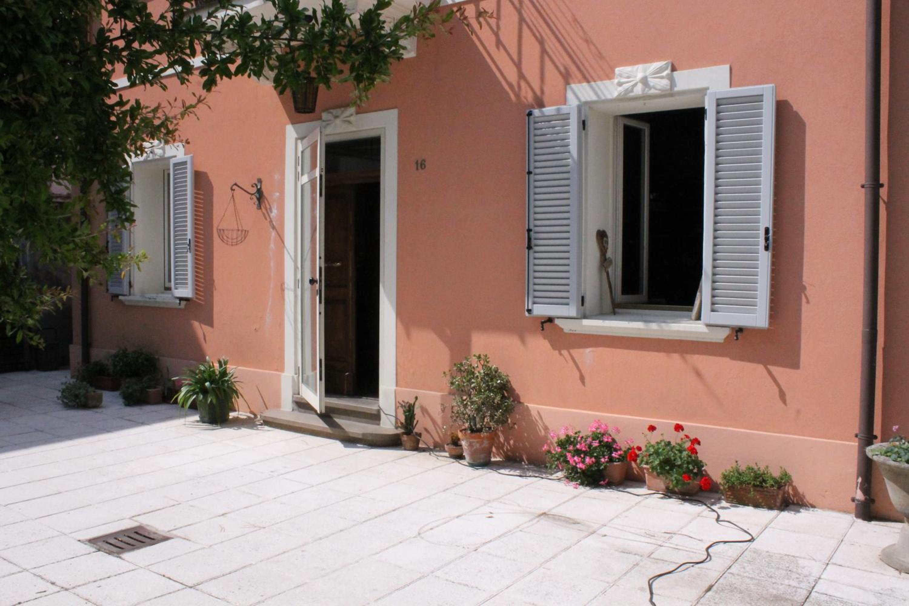 Photo 23