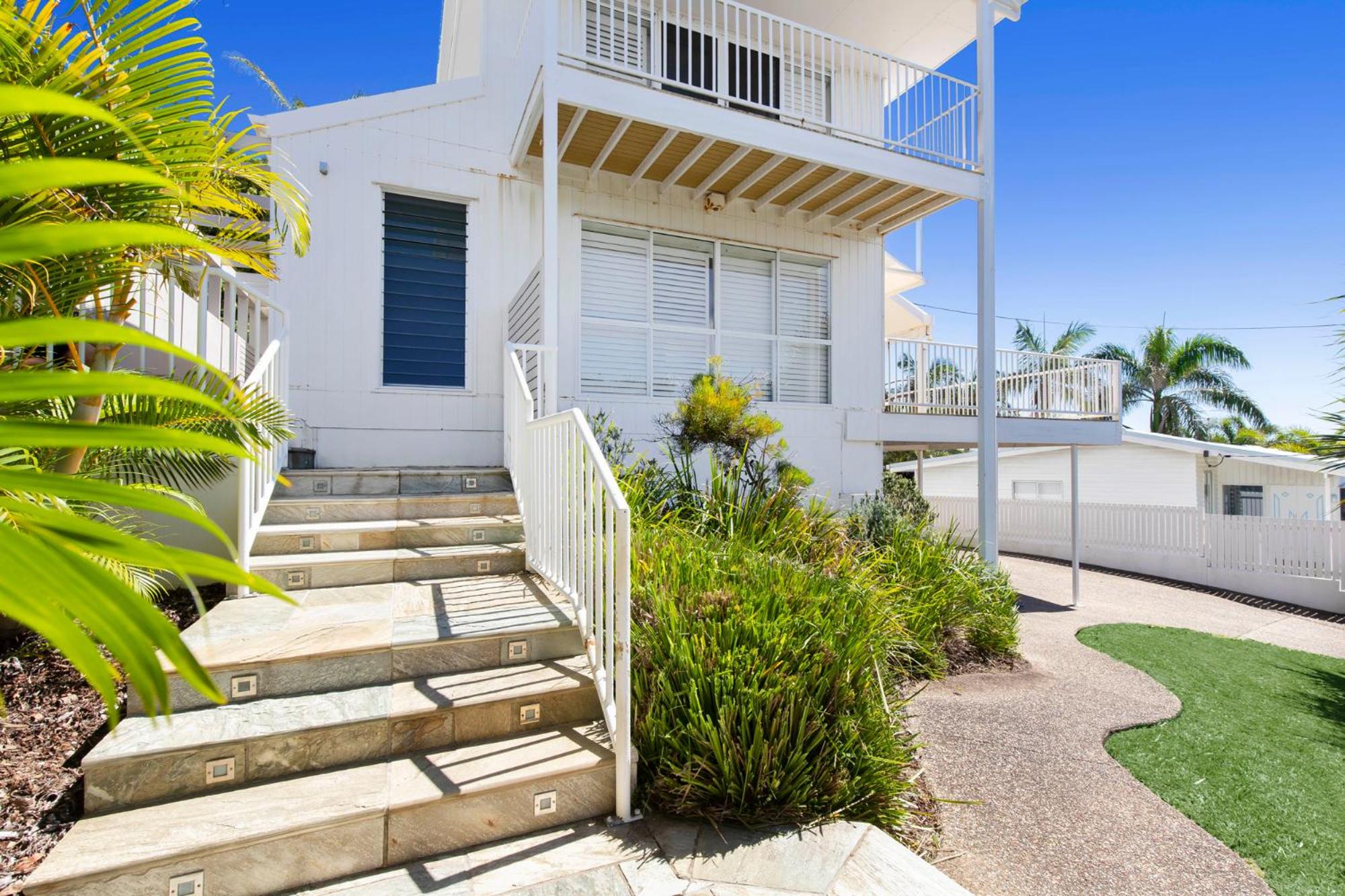 The White House - Spectacular Ocean Views, WiFi, Central Coolum