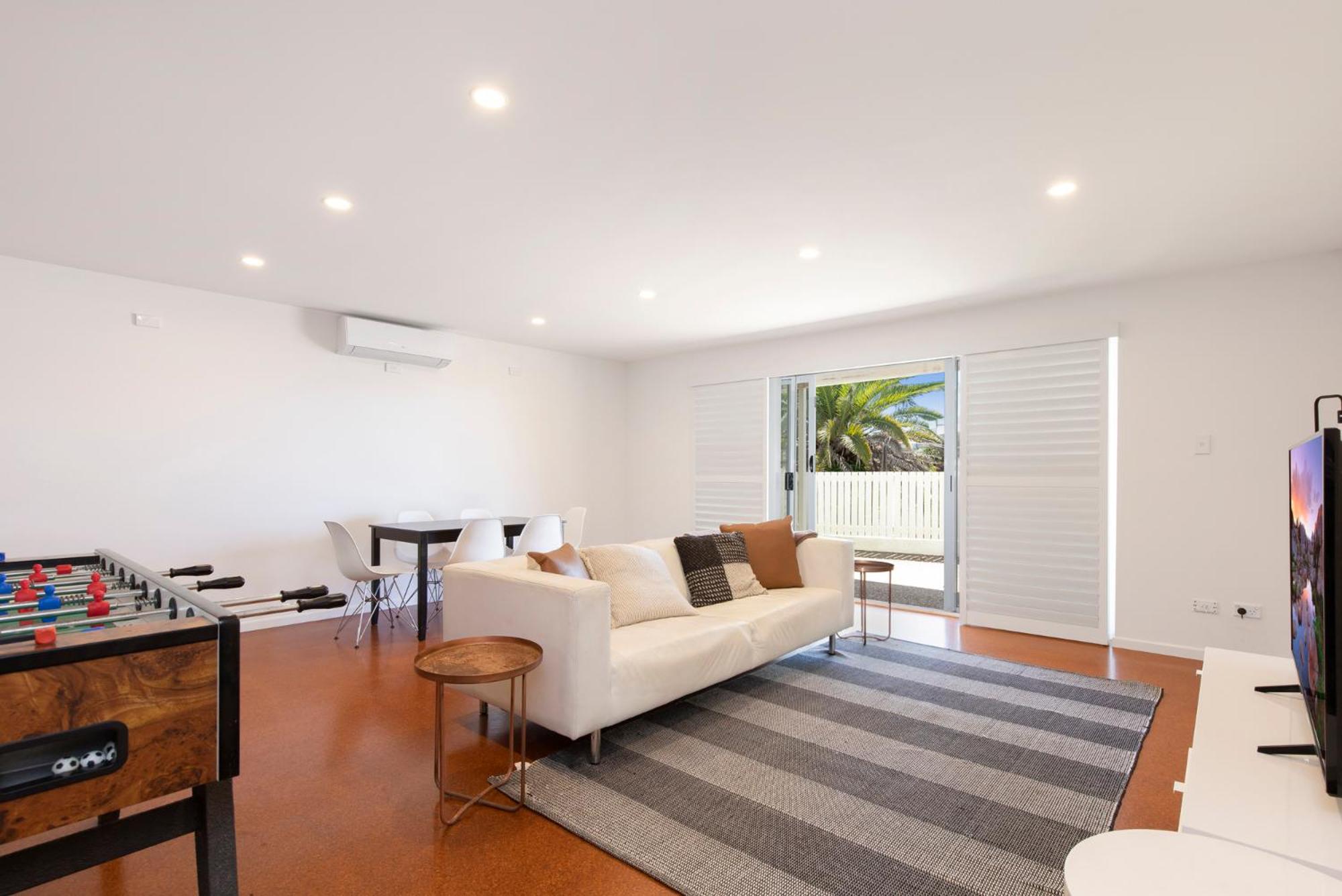 The White House - Spectacular Ocean Views, WiFi, Central Coolum