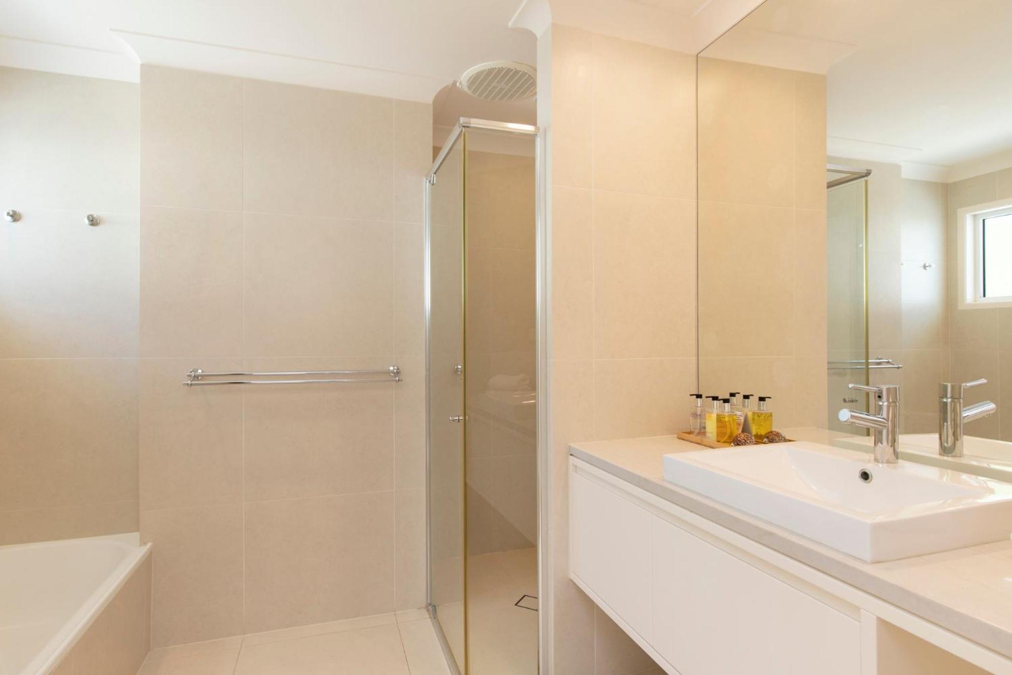 The White House - Spectacular Ocean Views, WiFi, Central Coolum