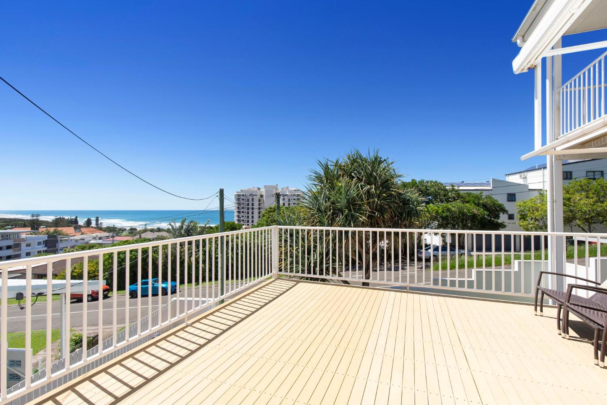 The White House - Spectacular Ocean Views, WiFi, Central Coolum