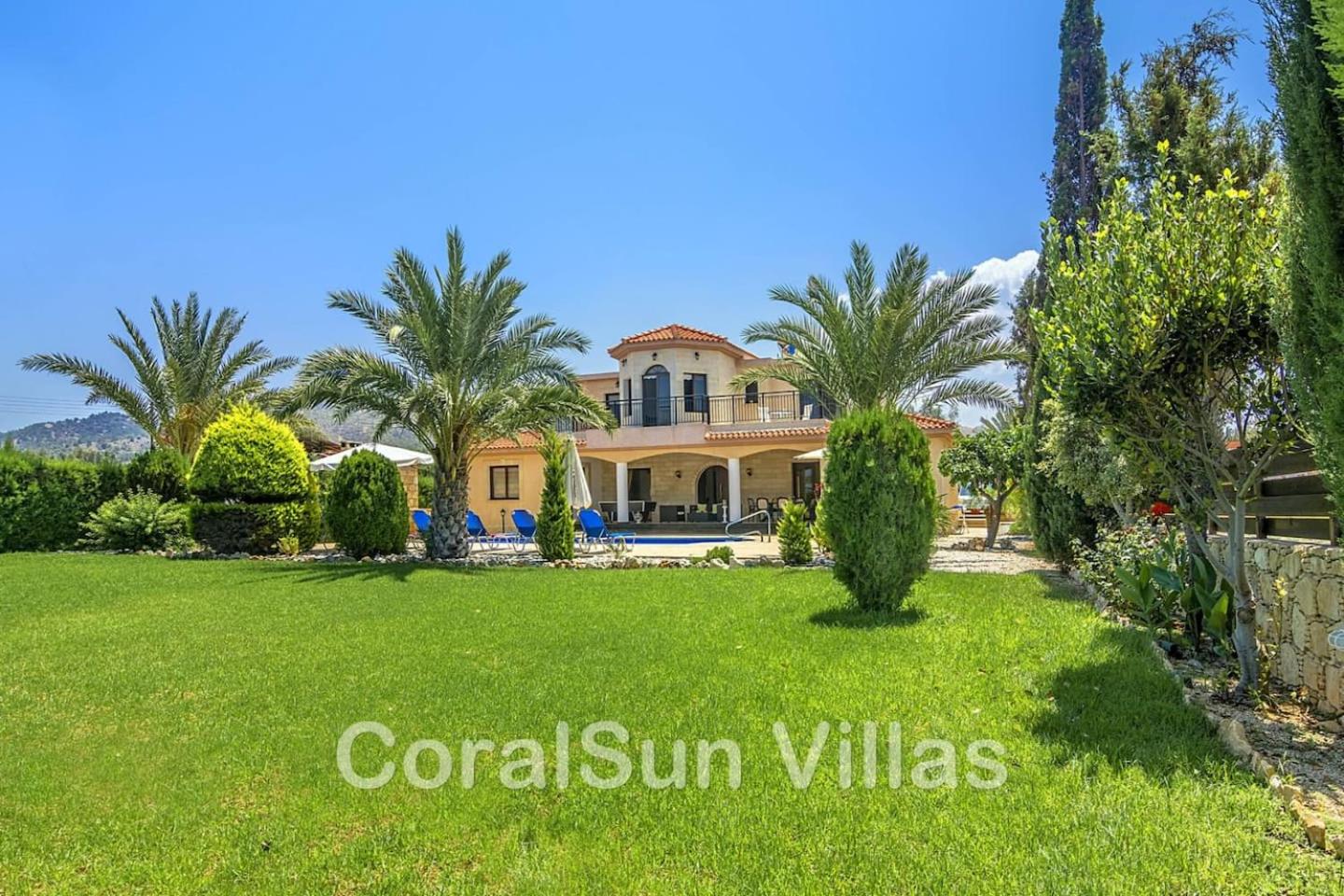 Marlin Beach Front Luxury Villa - 4 Bedrooms