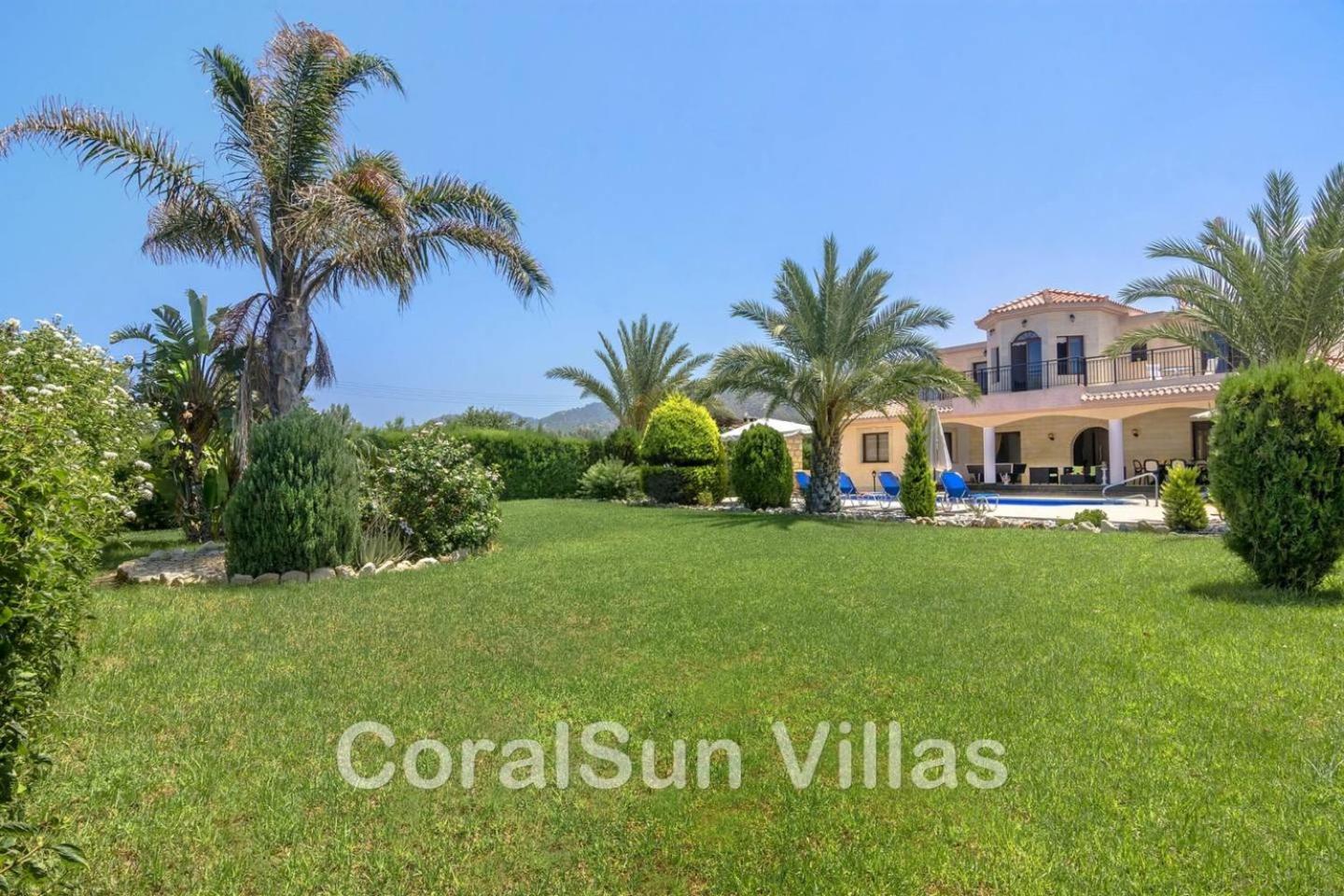 Marlin Beach Front Luxury Villa - 4 Bedrooms