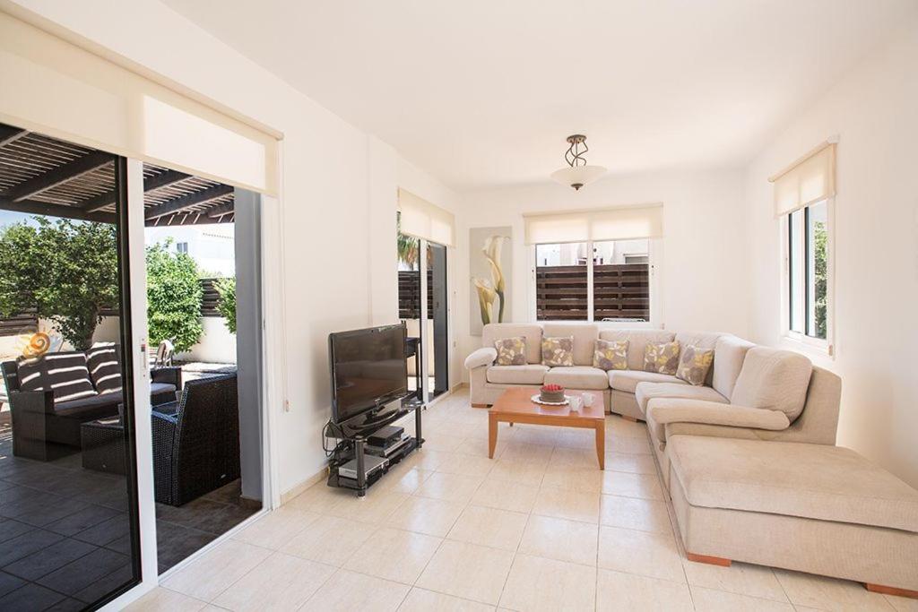 Villa Protaras Eos, Modern 3Bdr Protaras Villa With Pool, Short Walk