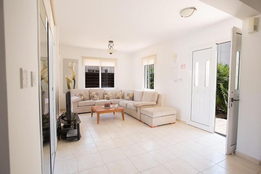 Villa Protaras Eos, Modern 3Bdr Protaras Villa With Pool, Short Walk