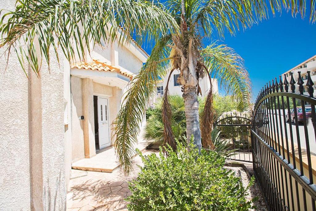 Villa Protaras Eos, Modern 3Bdr Protaras Villa With Pool, Short Walk
