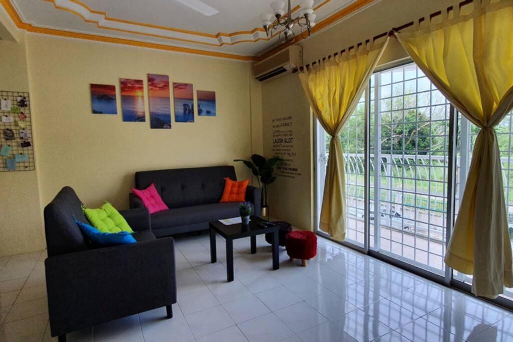 Colourful homestay - (near jeti sky mirror) photo 6
