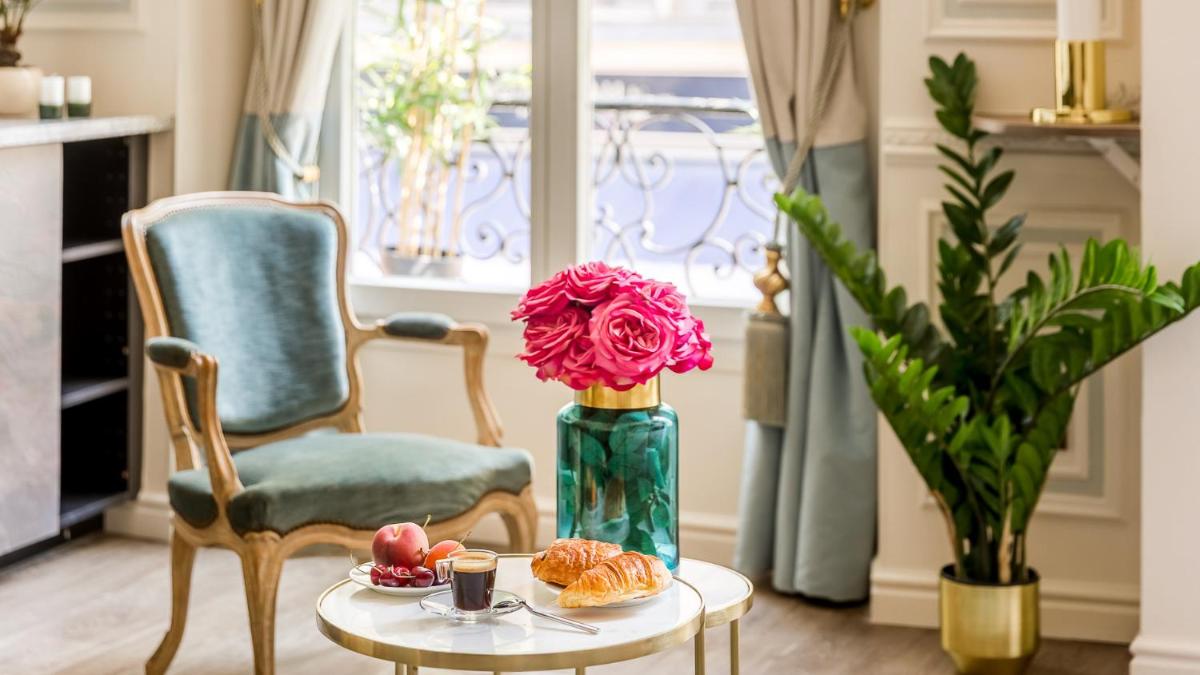 Luxury 3 Bedroom 2 Bathroom Palace Apartment - AC - Louvre