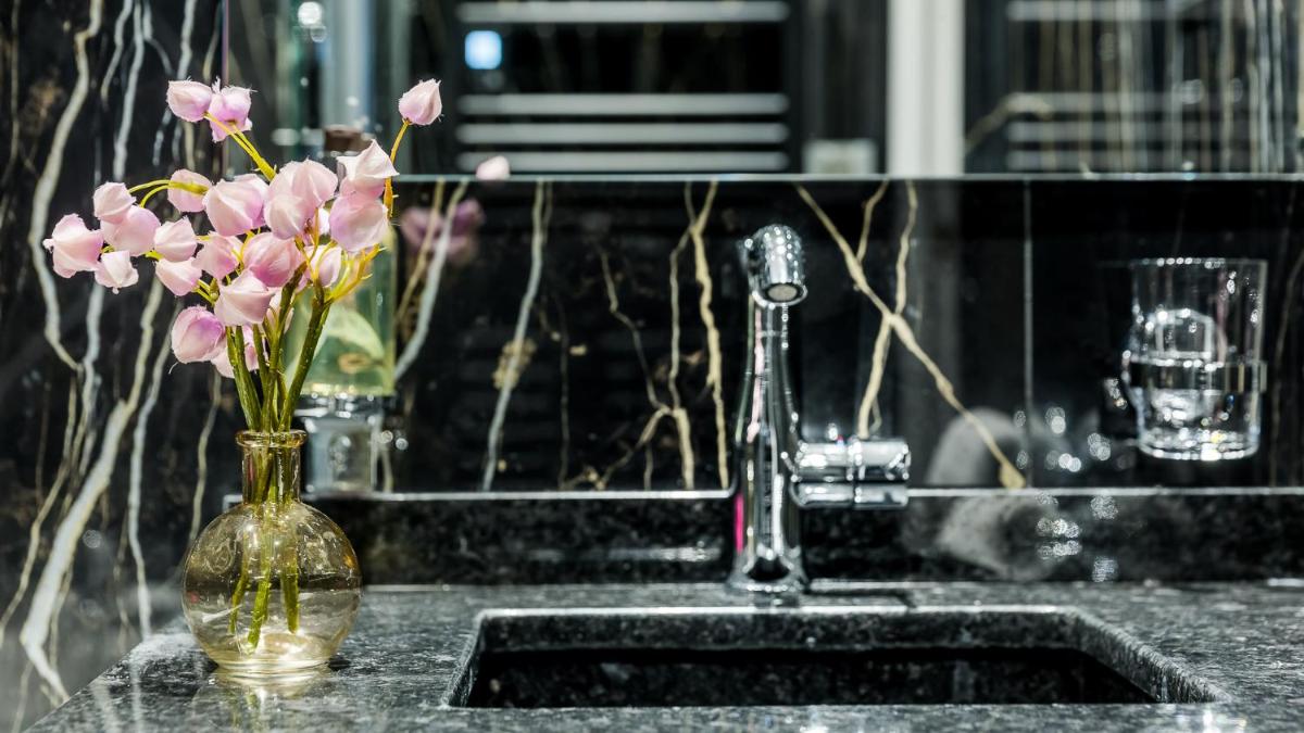 Luxury 3 Bedroom 2 Bathroom Palace Apartment - AC - Louvre