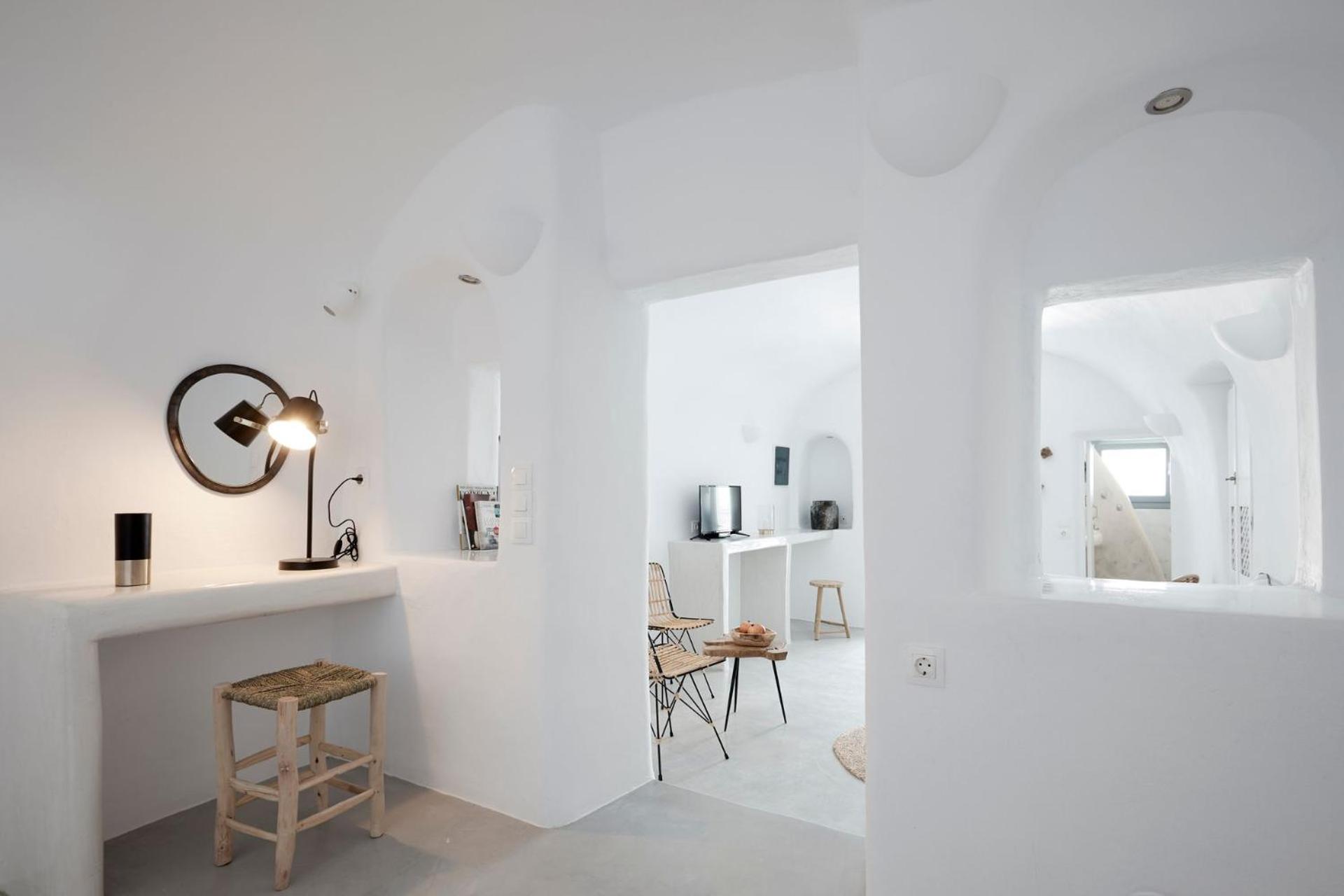 Deluxe 1 Bedroom Cave Villa Outdoor Hot Tub Santorini photo 4