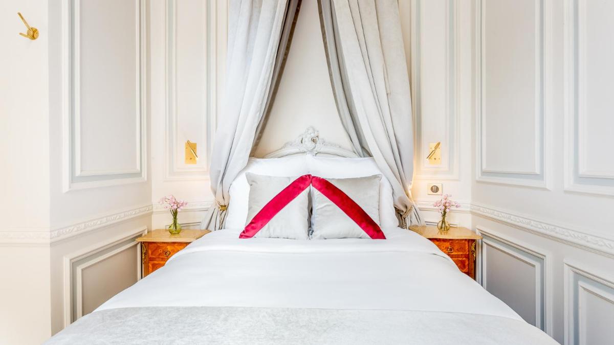 Luxury 3 Bedroom 2 Bathroom Palace Apartment - AC - Louvre