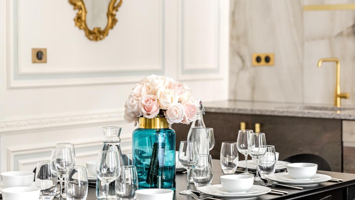 Luxury 3 Bedroom 2 Bathroom Palace Apartment - AC - Louvre