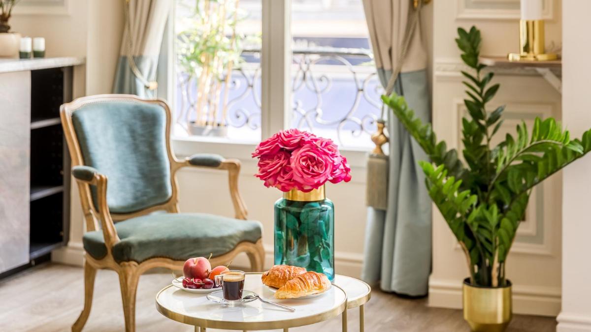 Luxury 3 Bedroom 2 Bathroom Palace Apartment - AC - Louvre