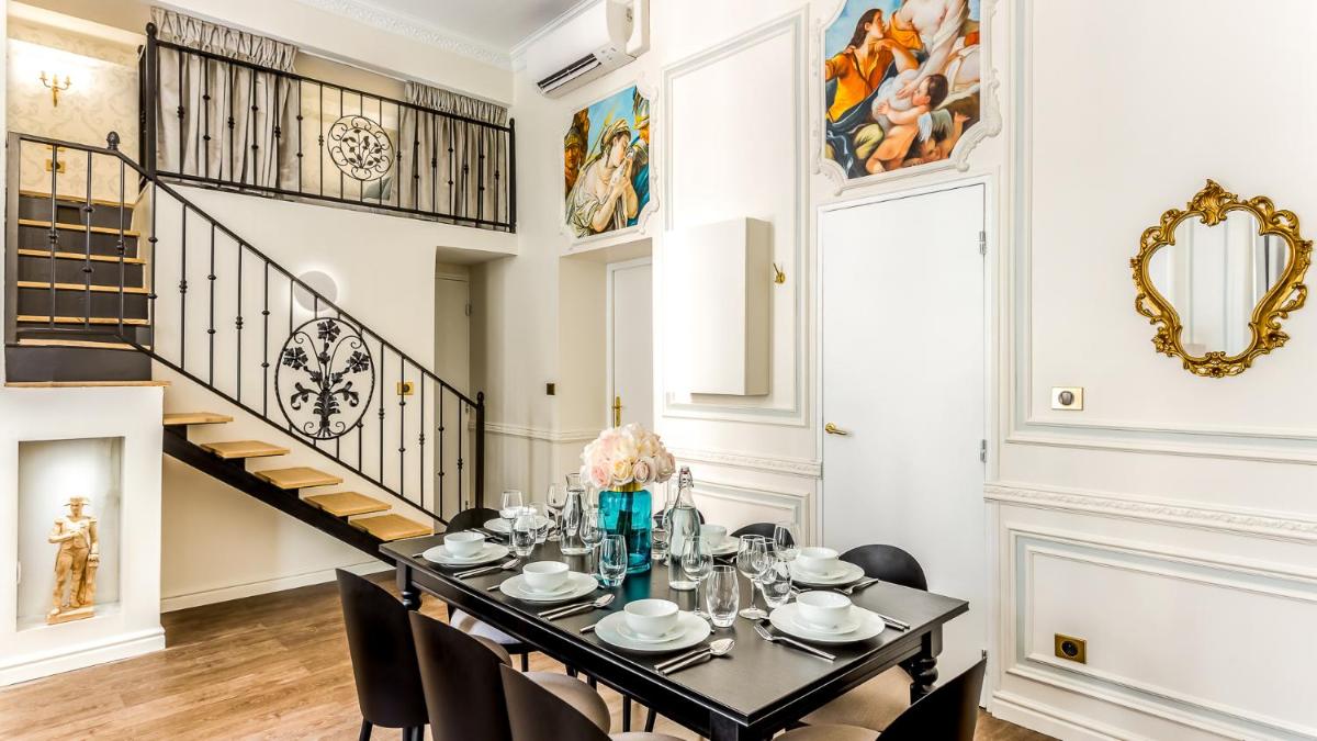 Luxury 3 Bedroom 2 Bathroom Palace Apartment - AC - Louvre