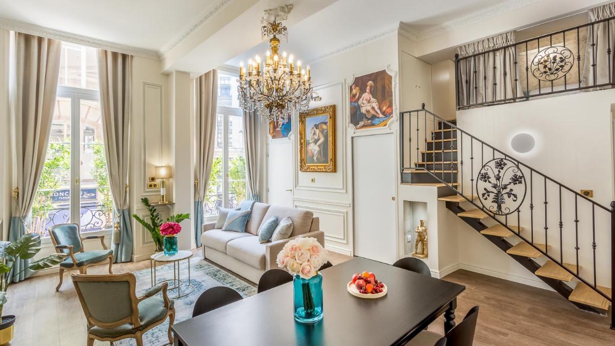 Luxury 3 Bedroom 2 Bathroom Palace Apartment - AC - Louvre