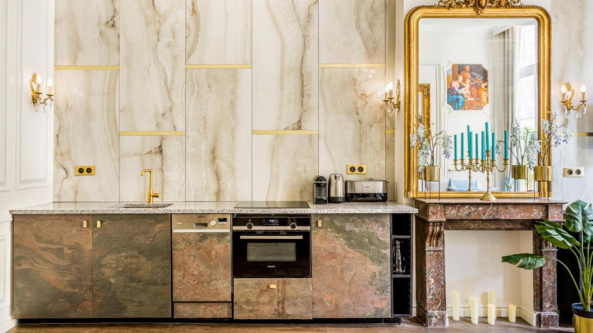 Luxury 3 Bedroom 2 Bathroom Palace Apartment - AC - Louvre