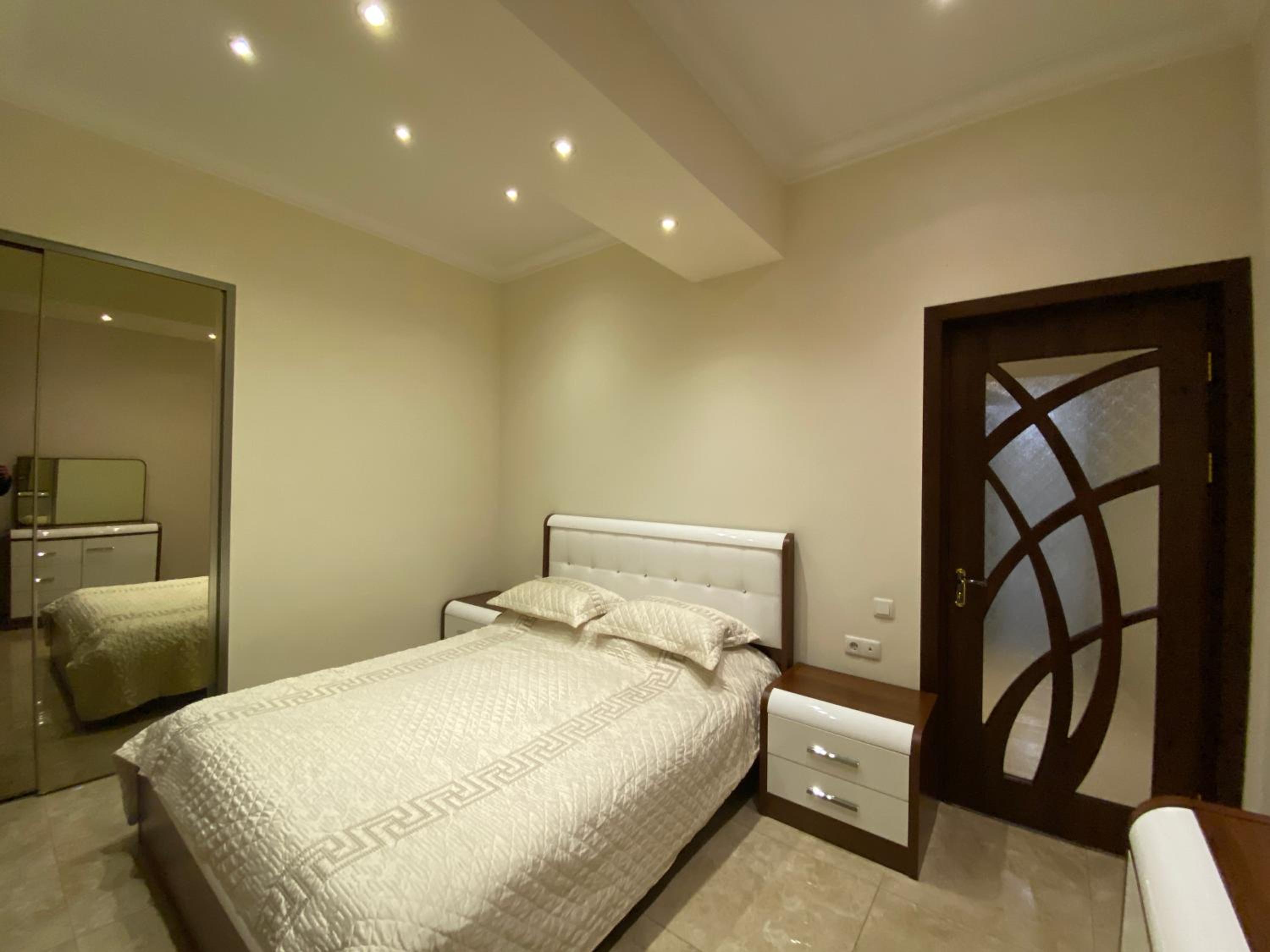 Teryan street 3 bedrooms Luxury and Unique apartment TT777