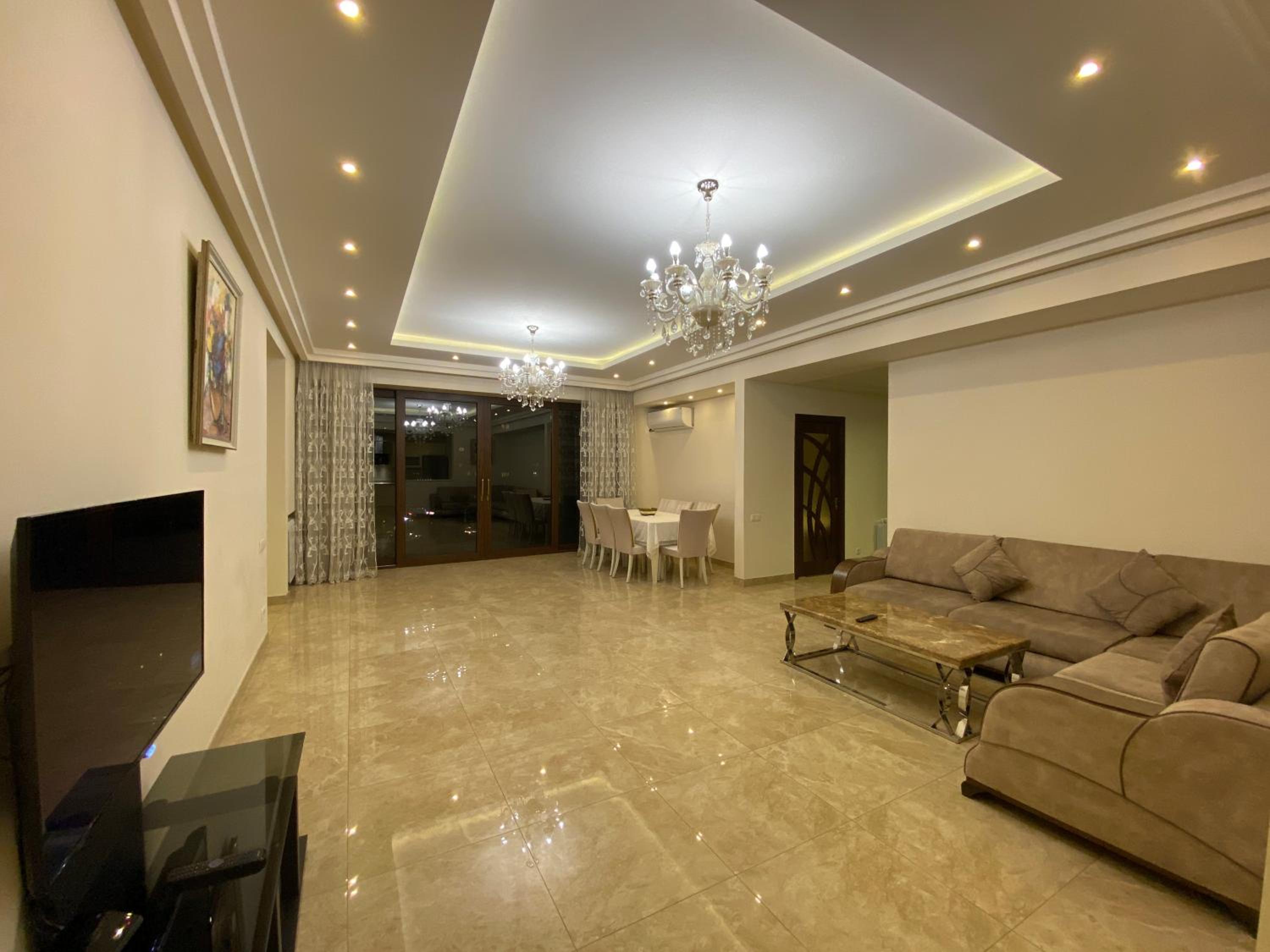 Teryan street 3 bedrooms Luxury and Unique apartment TT777