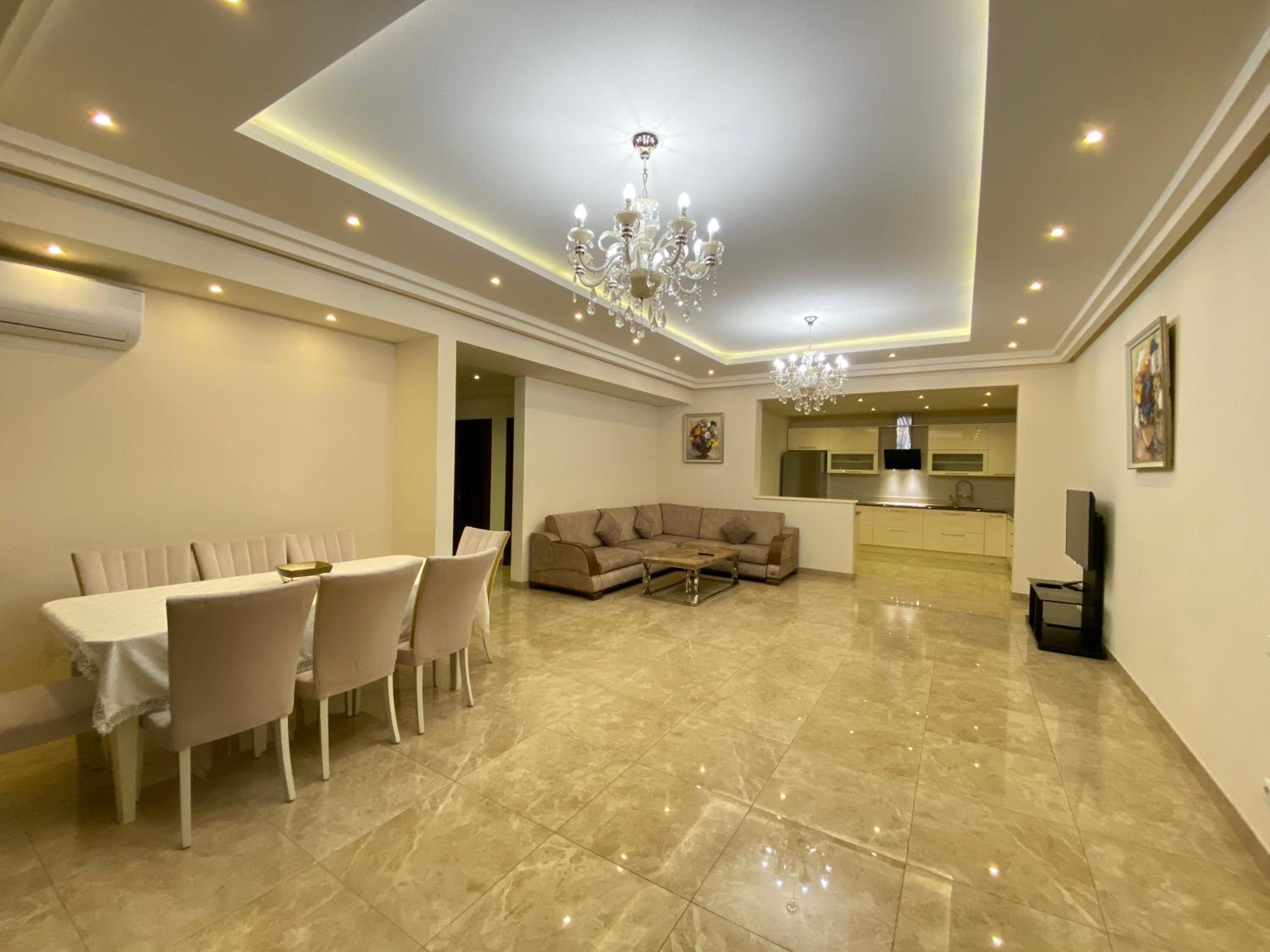 Teryan street 3 bedrooms Luxury and Unique apartment TT777