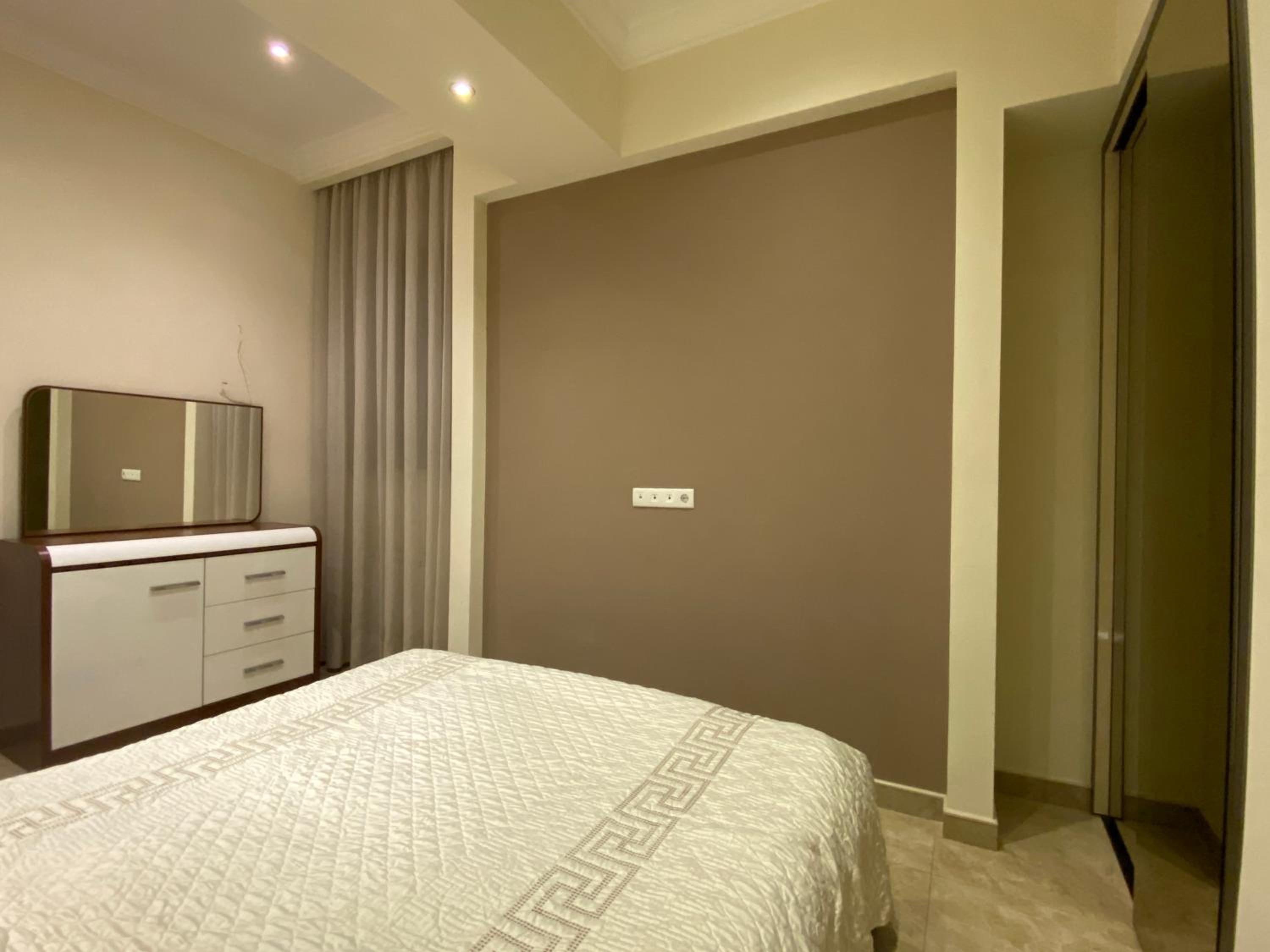 Teryan street 3 bedrooms Luxury and Unique apartment TT777