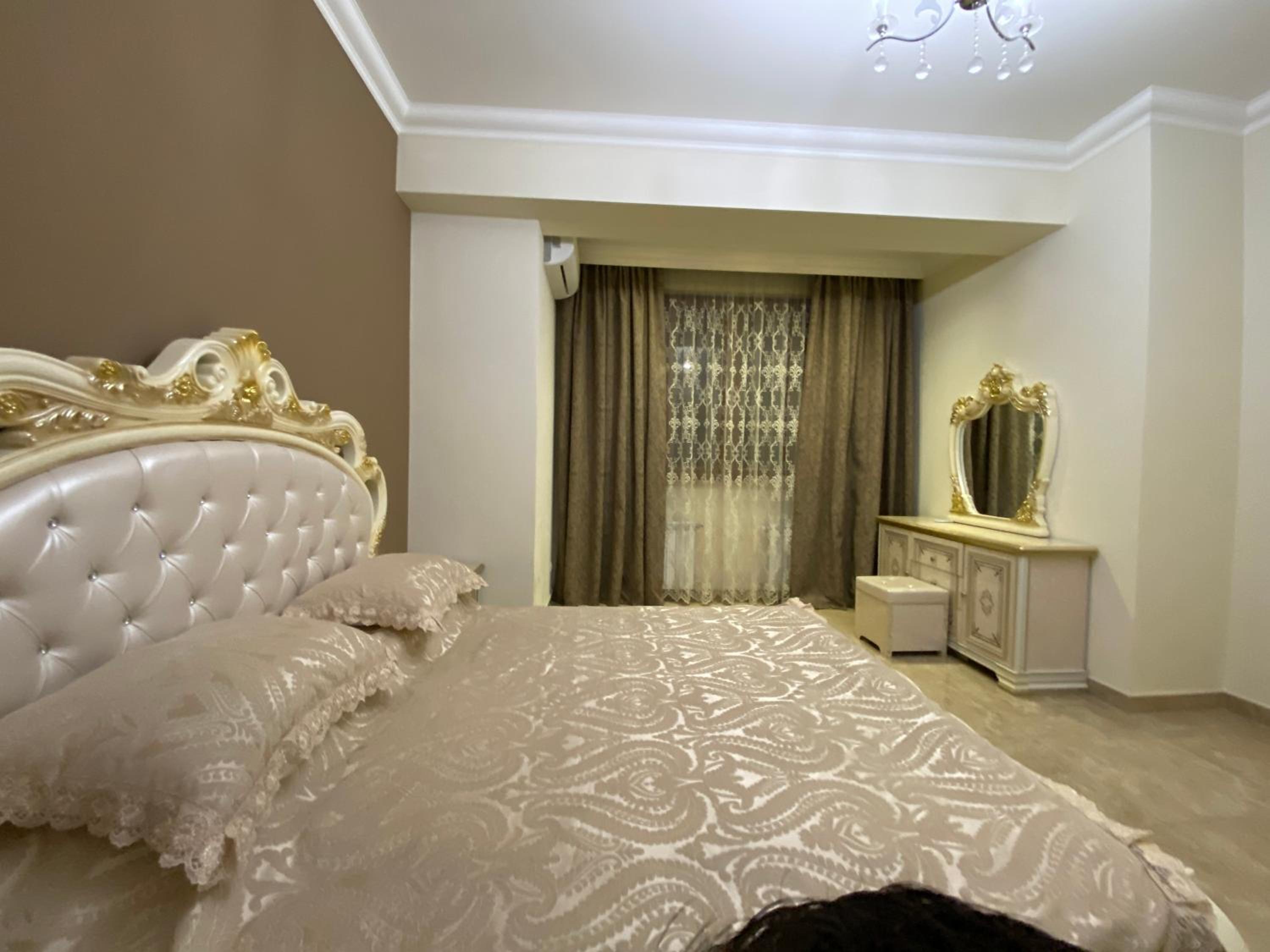 Teryan street 3 bedrooms Luxury and Unique apartment TT777